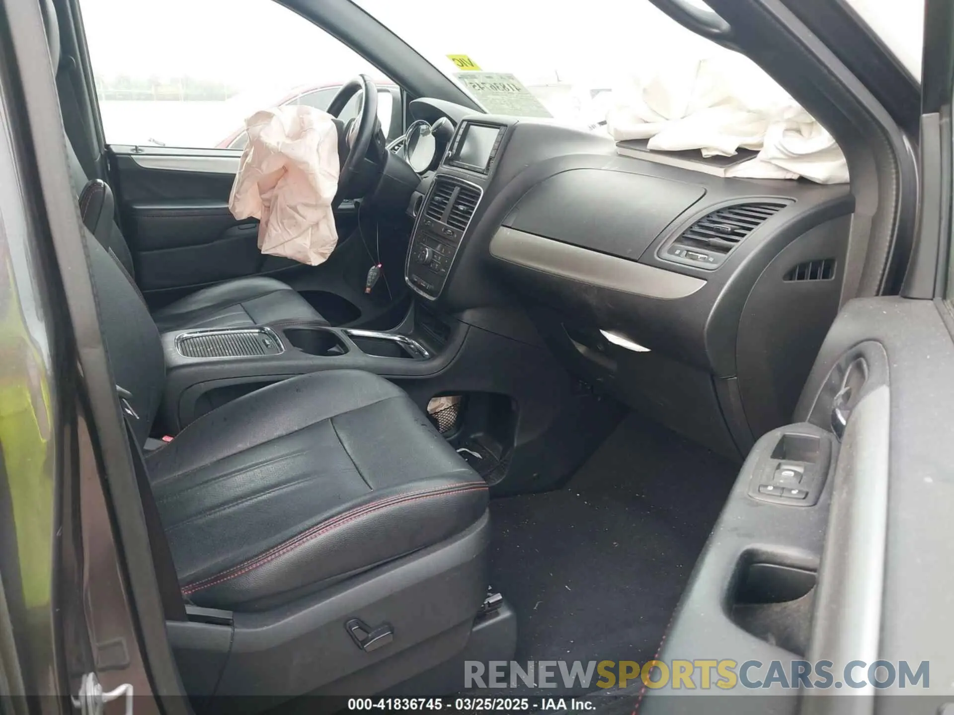 5 fotografías del automóvil dañado 2C4RDGEG7KR663147 DODGE GRAND CARAVAN 2019