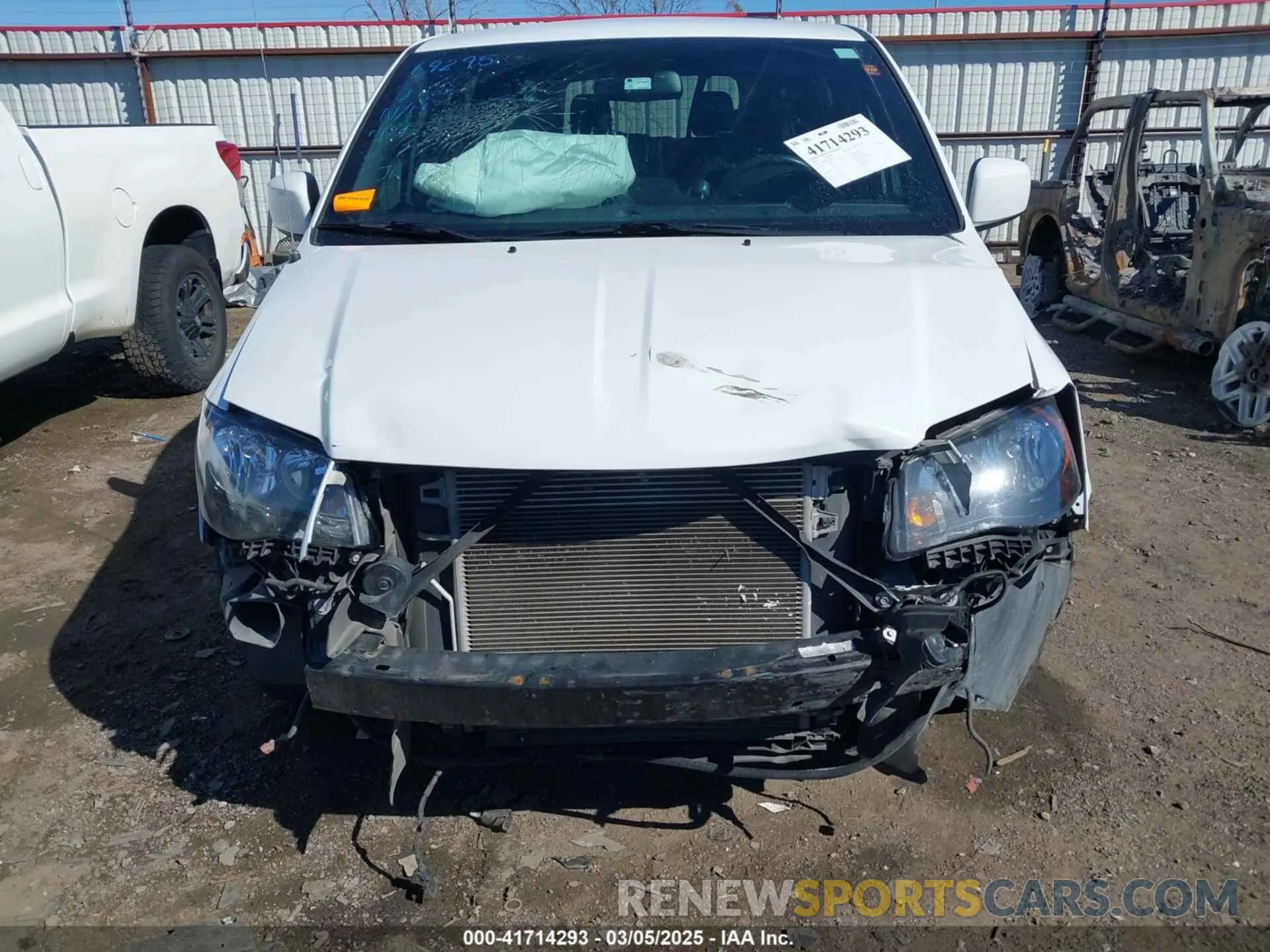 13 fotografías del automóvil dañado 2C4RDGEG7KR675279 DODGE GRAND CARAVAN 2019