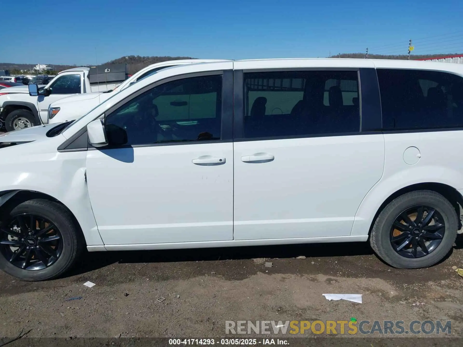 15 fotografías del automóvil dañado 2C4RDGEG7KR675279 DODGE GRAND CARAVAN 2019