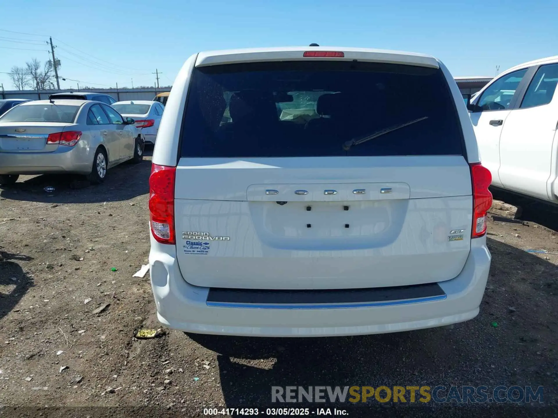 17 fotografías del automóvil dañado 2C4RDGEG7KR675279 DODGE GRAND CARAVAN 2019