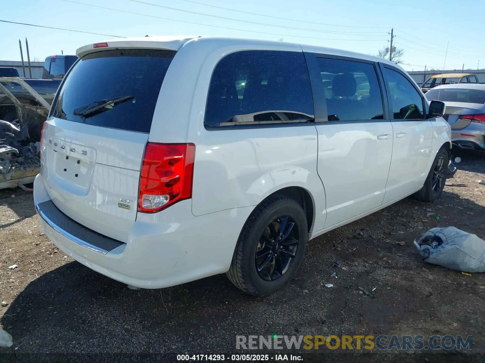 4 fotografías del automóvil dañado 2C4RDGEG7KR675279 DODGE GRAND CARAVAN 2019
