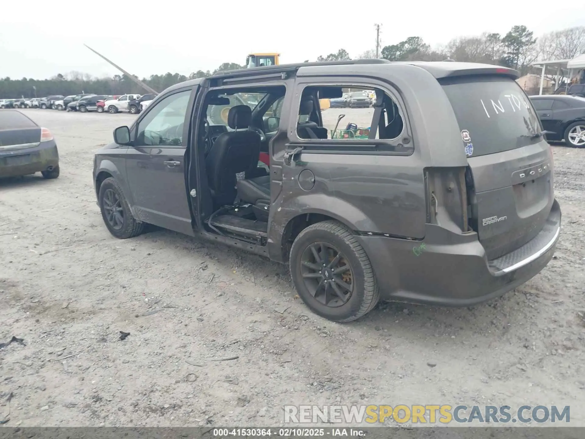 3 fotografías del automóvil dañado 2C4RDGEG7KR736954 DODGE GRAND CARAVAN 2019