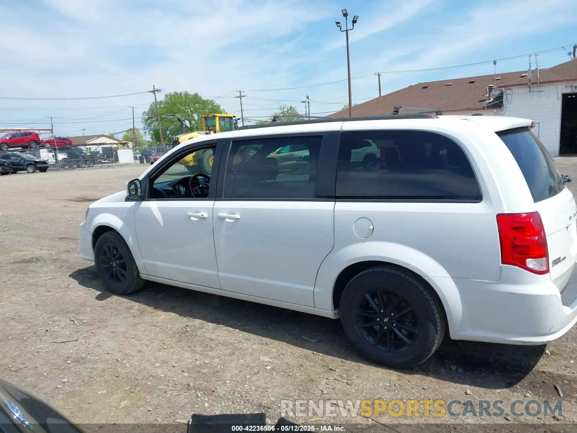 14 fotografías del automóvil dañado 2C4RDGEG7KR743046 DODGE GRAND CARAVAN 2019