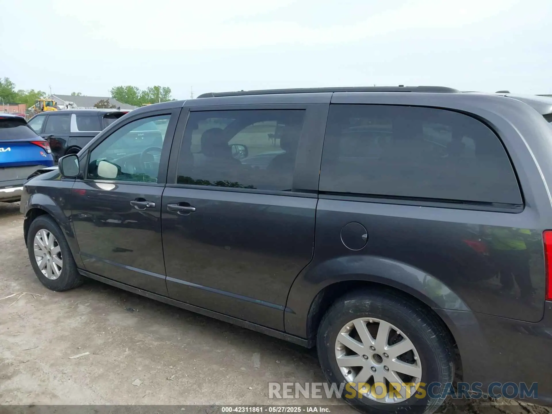 15 fotografías del automóvil dañado 2C4RDGEG8KR674402 DODGE GRAND CARAVAN 2019