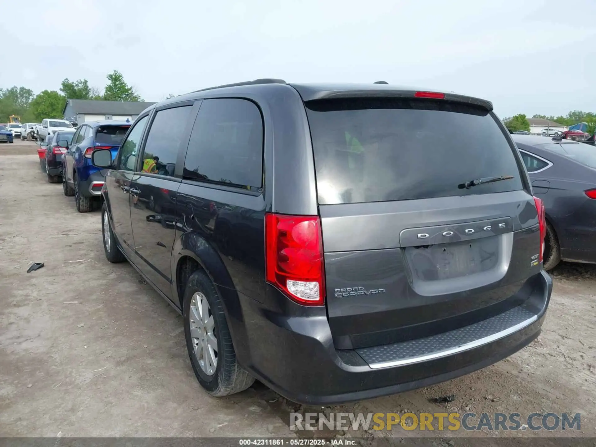 3 fotografías del automóvil dañado 2C4RDGEG8KR674402 DODGE GRAND CARAVAN 2019