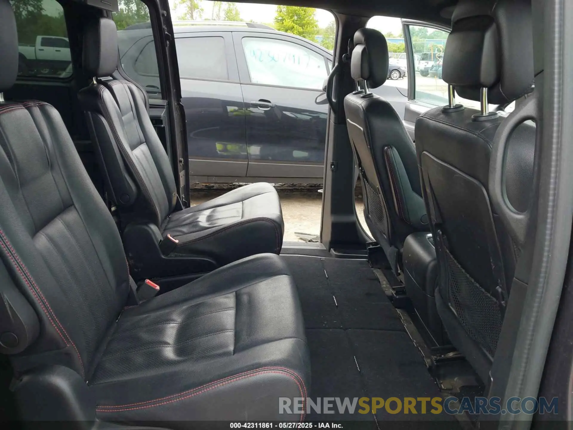 8 fotografías del automóvil dañado 2C4RDGEG8KR674402 DODGE GRAND CARAVAN 2019