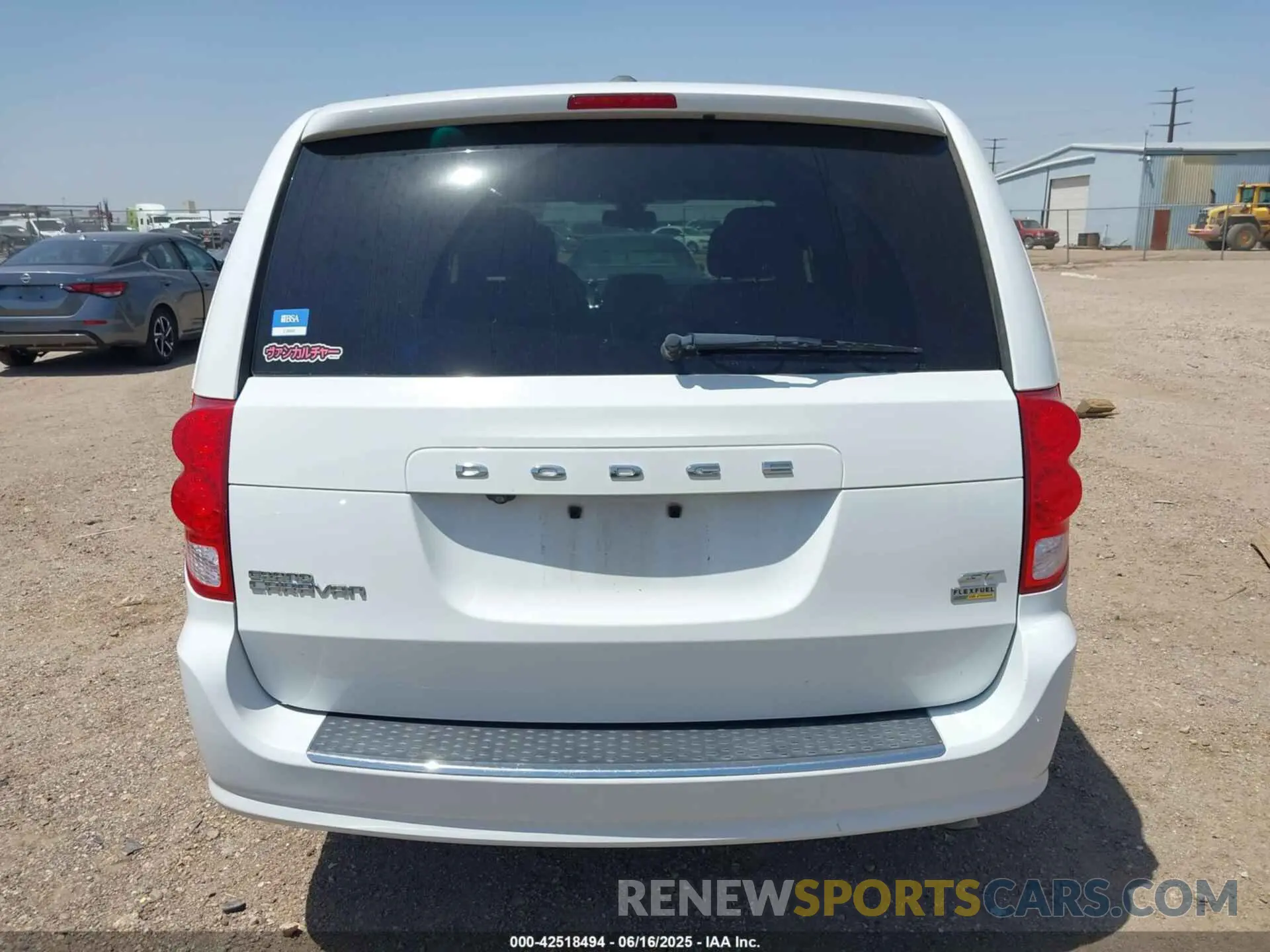 16 fotografías del automóvil dañado 2C4RDGEG8KR682225 DODGE GRAND CARAVAN 2019