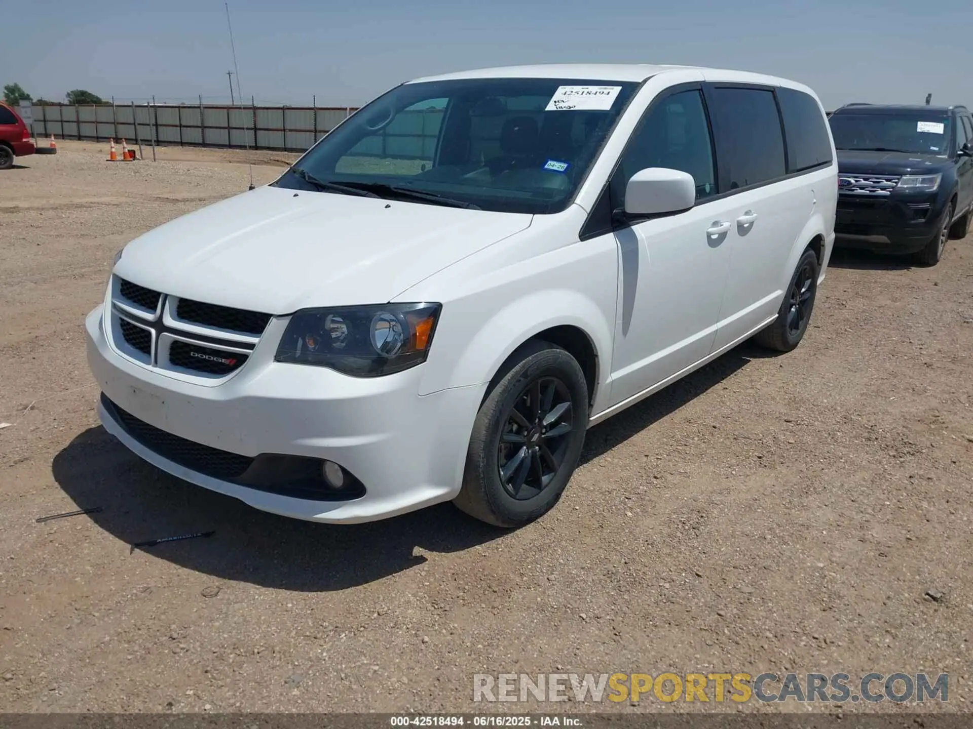 2 fotografías del automóvil dañado 2C4RDGEG8KR682225 DODGE GRAND CARAVAN 2019
