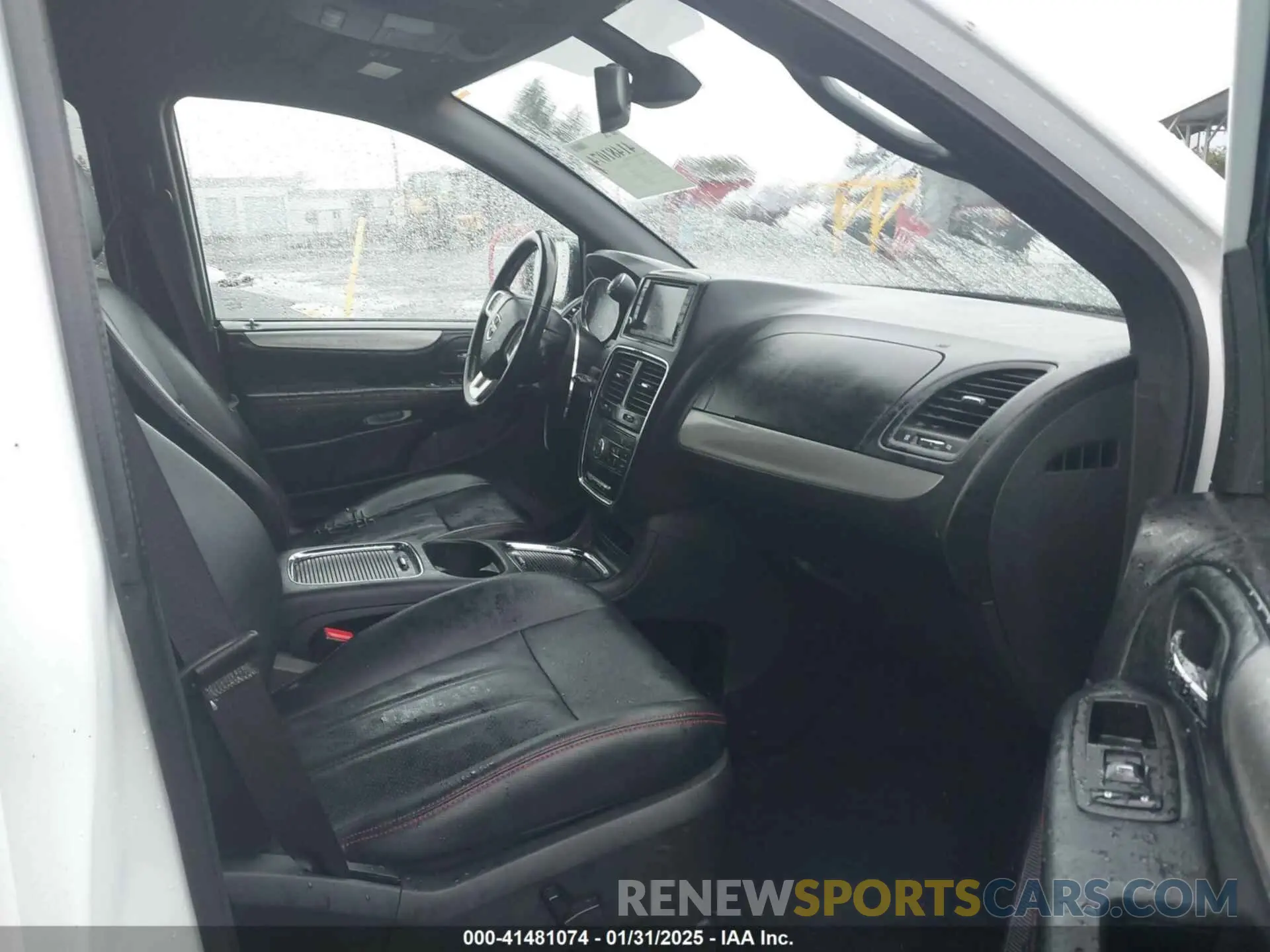 5 fotografías del automóvil dañado 2C4RDGEG8KR739863 DODGE GRAND CARAVAN 2019