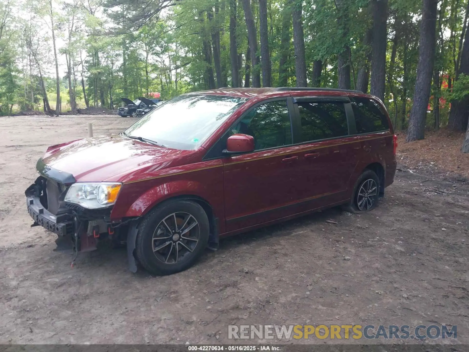 2 fotografías del automóvil dañado 2C4RDGEG8KR743010 DODGE GRAND CARAVAN 2019