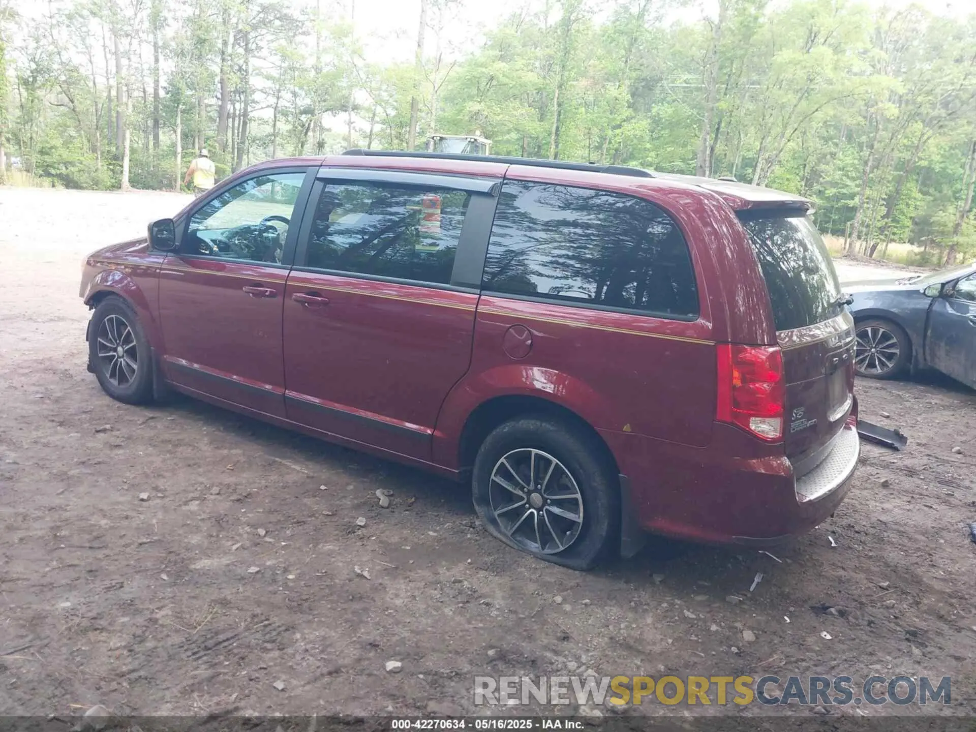 3 fotografías del automóvil dañado 2C4RDGEG8KR743010 DODGE GRAND CARAVAN 2019