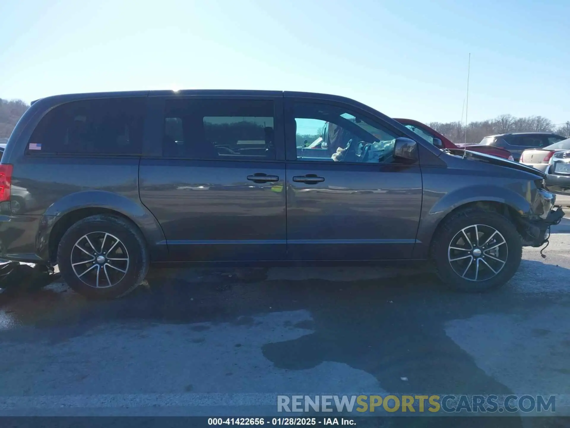 14 fotografías del automóvil dañado 2C4RDGEG9KR614094 DODGE GRAND CARAVAN 2019