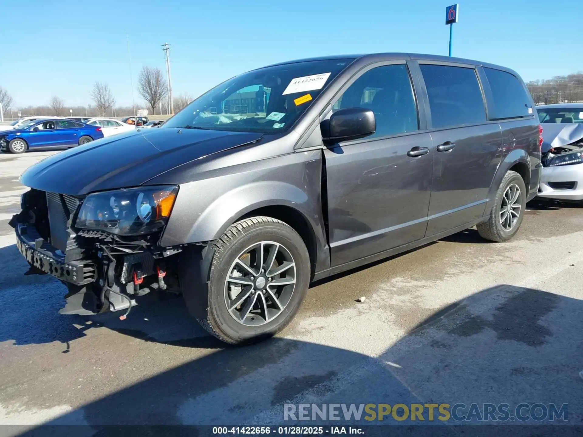 2 fotografías del automóvil dañado 2C4RDGEG9KR614094 DODGE GRAND CARAVAN 2019