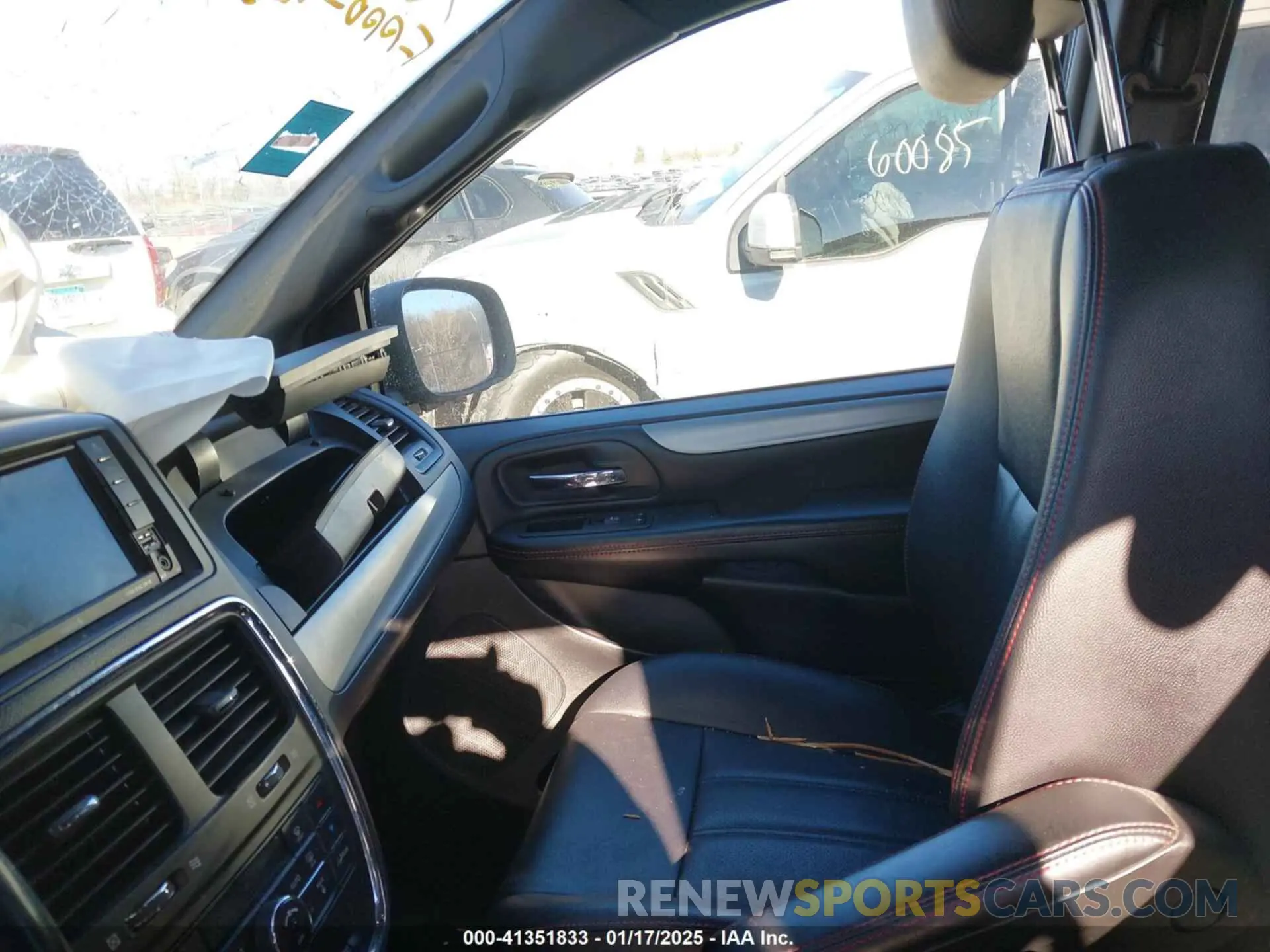 5 fotografías del automóvil dañado 2C4RDGEGXKR595975 DODGE GRAND CARAVAN 2019