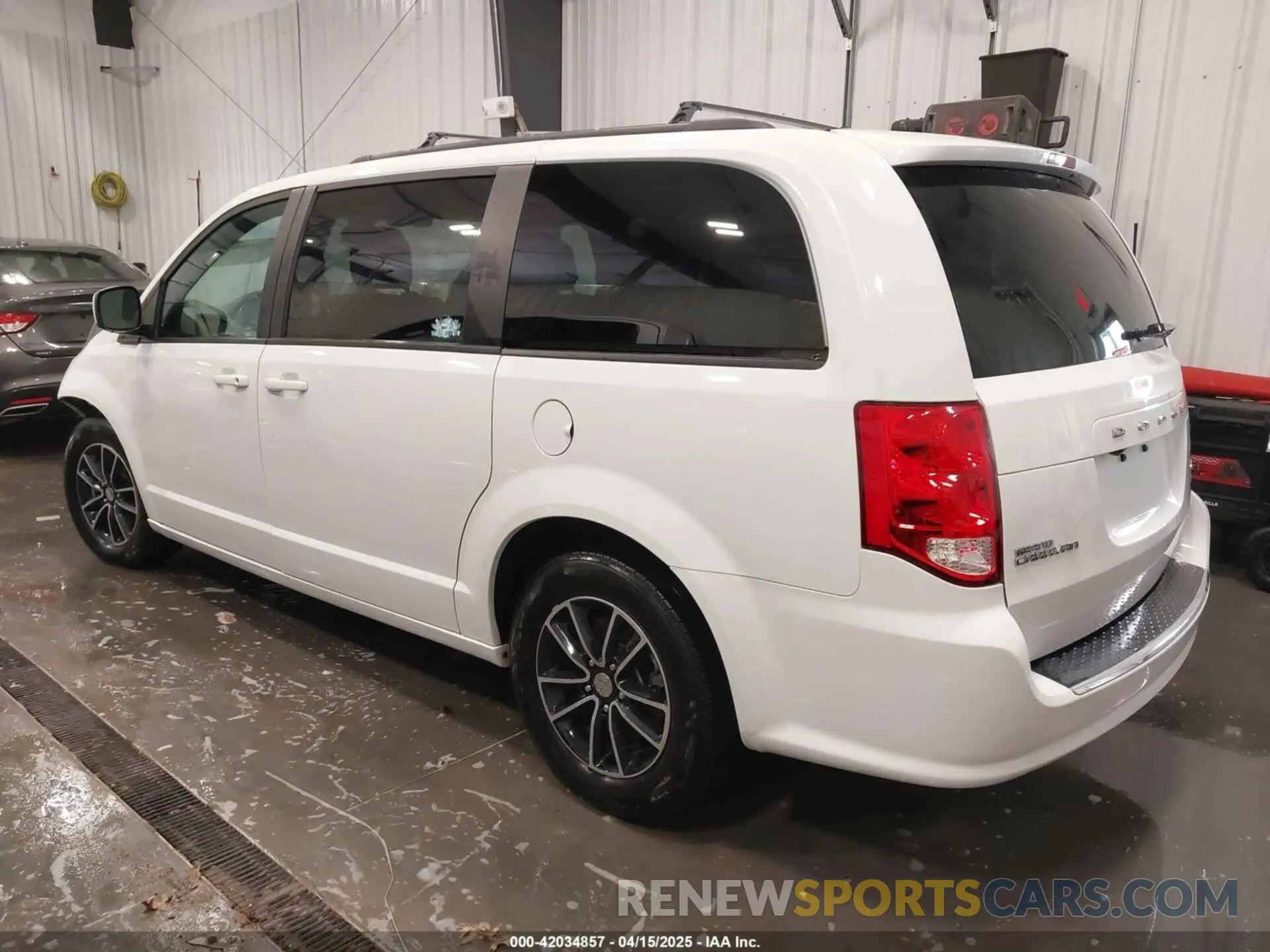 3 fotografías del automóvil dañado 2C4RDGEGXKR647590 DODGE GRAND CARAVAN 2019
