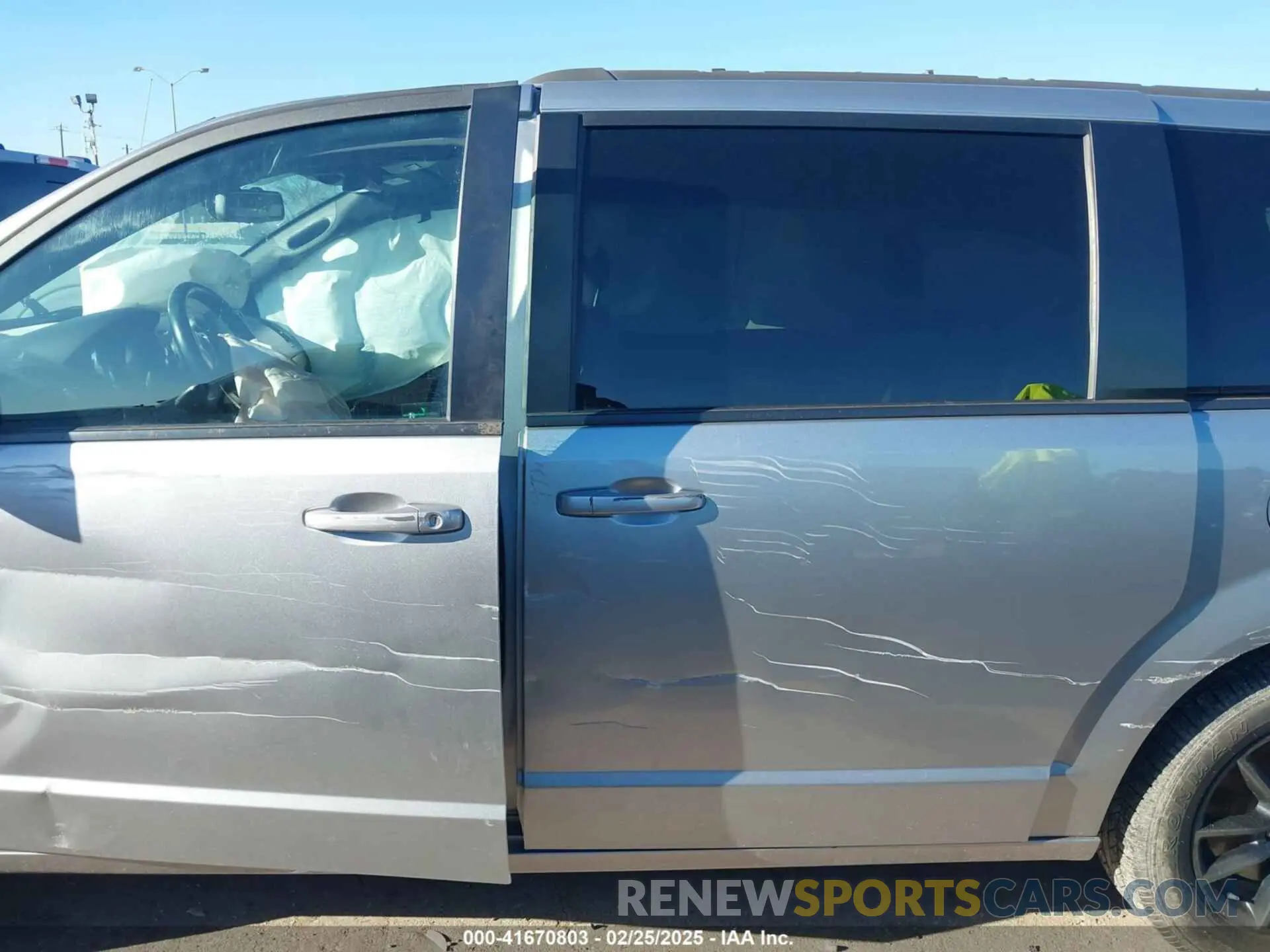 14 fotografías del automóvil dañado 2C4RDGEGXKR749990 DODGE GRAND CARAVAN 2019