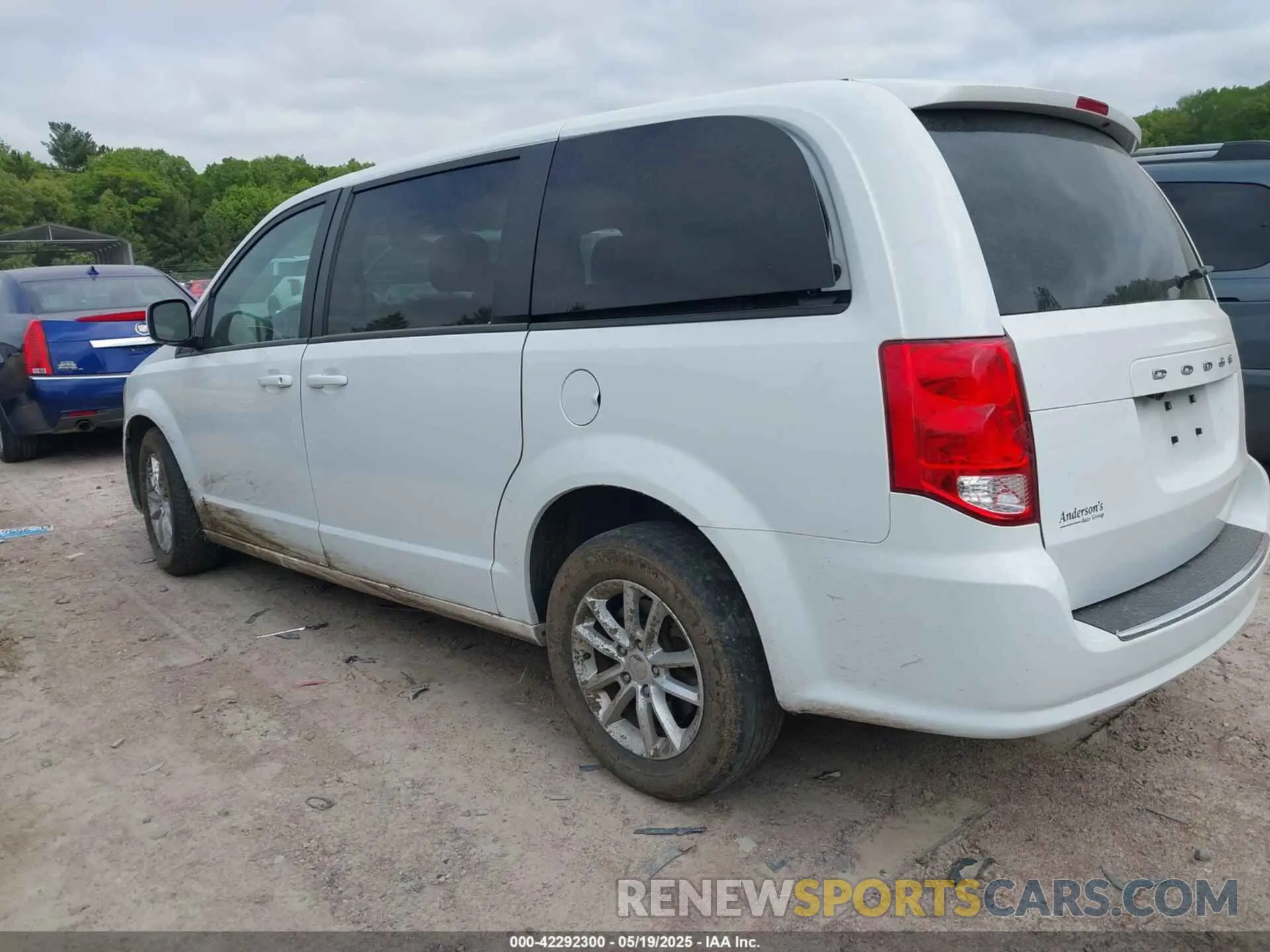 3 fotografías del automóvil dañado 2C4RDGBG3LR233704 DODGE GRAND CARAVAN 2020