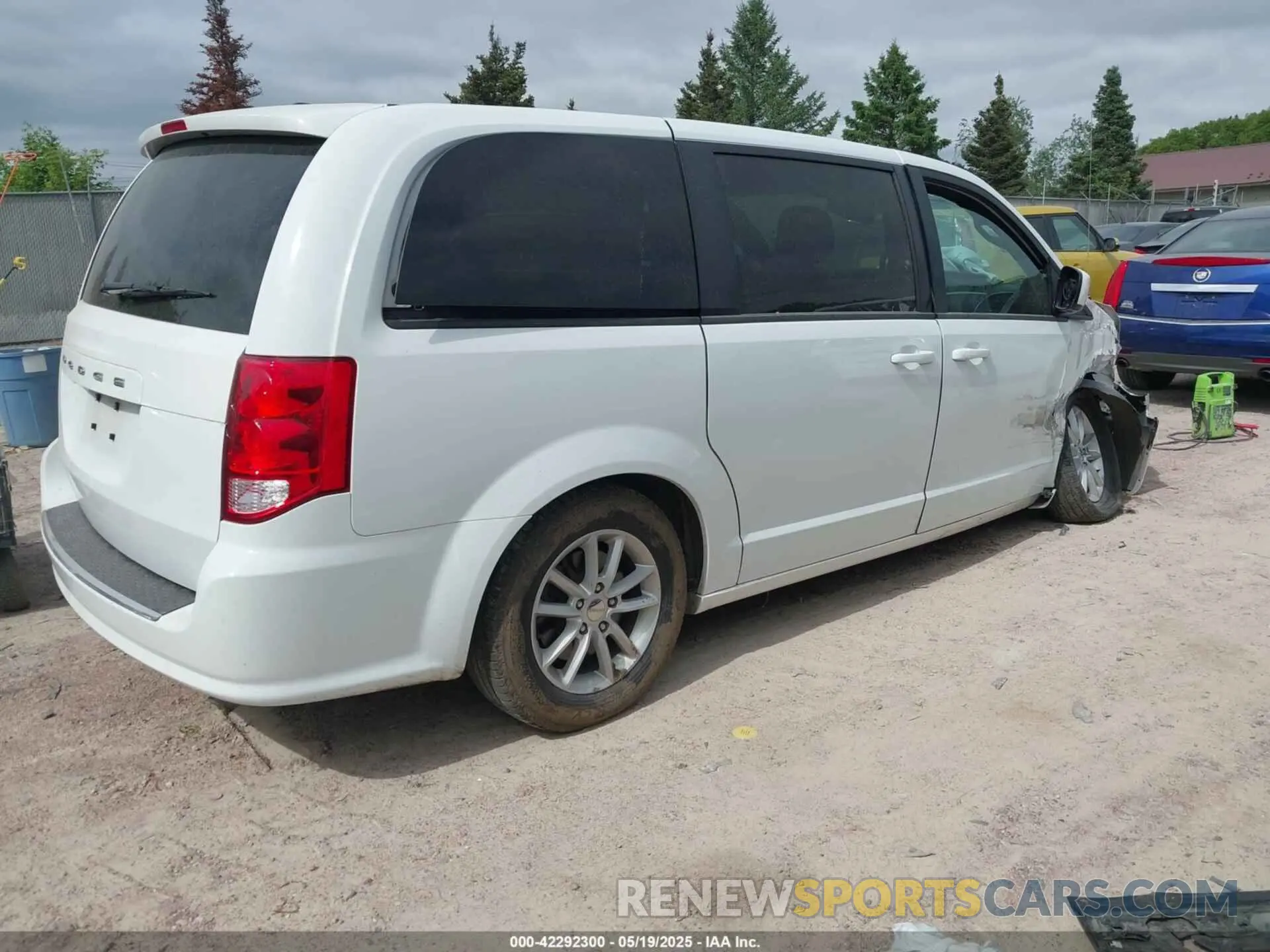 4 fotografías del automóvil dañado 2C4RDGBG3LR233704 DODGE GRAND CARAVAN 2020