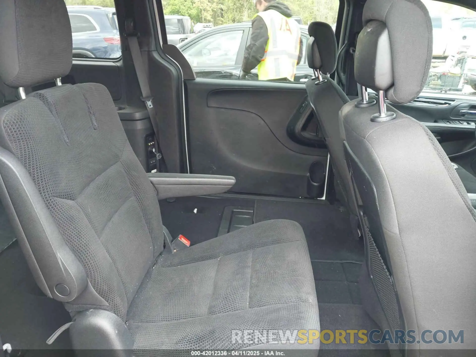 8 fotografías del automóvil dañado 2C4RDGBG4LR175537 DODGE GRAND CARAVAN 2020