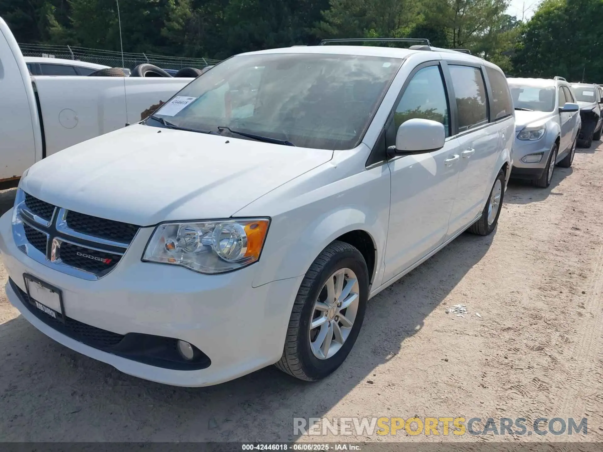 2 fotografías del automóvil dañado 2C4RDGCG1LR174683 DODGE GRAND CARAVAN 2020