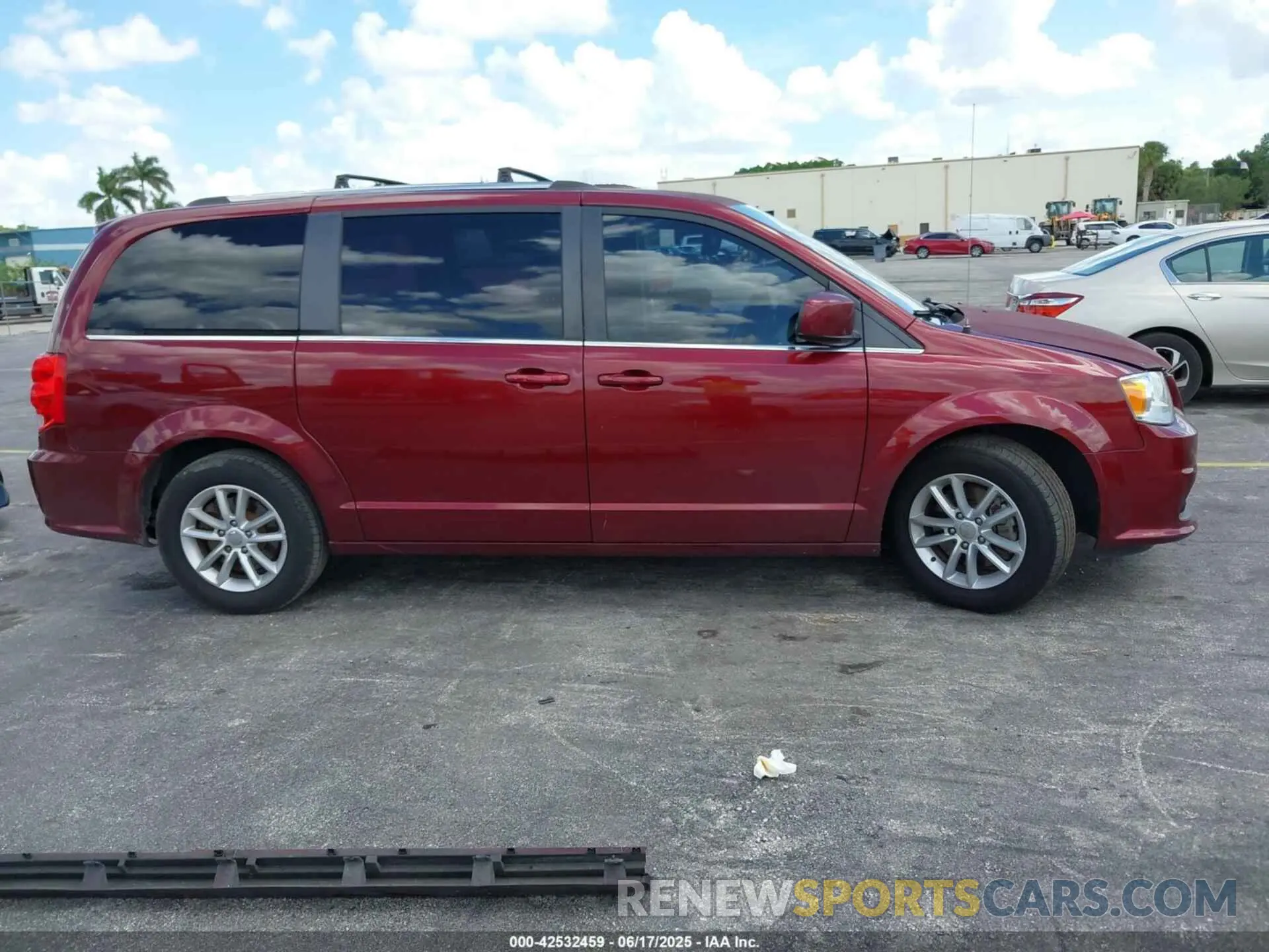 14 fotografías del automóvil dañado 2C4RDGCG3LR174085 DODGE GRAND CARAVAN 2020