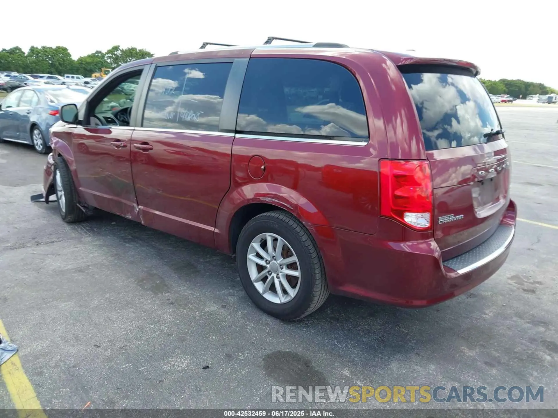 3 fotografías del automóvil dañado 2C4RDGCG3LR174085 DODGE GRAND CARAVAN 2020