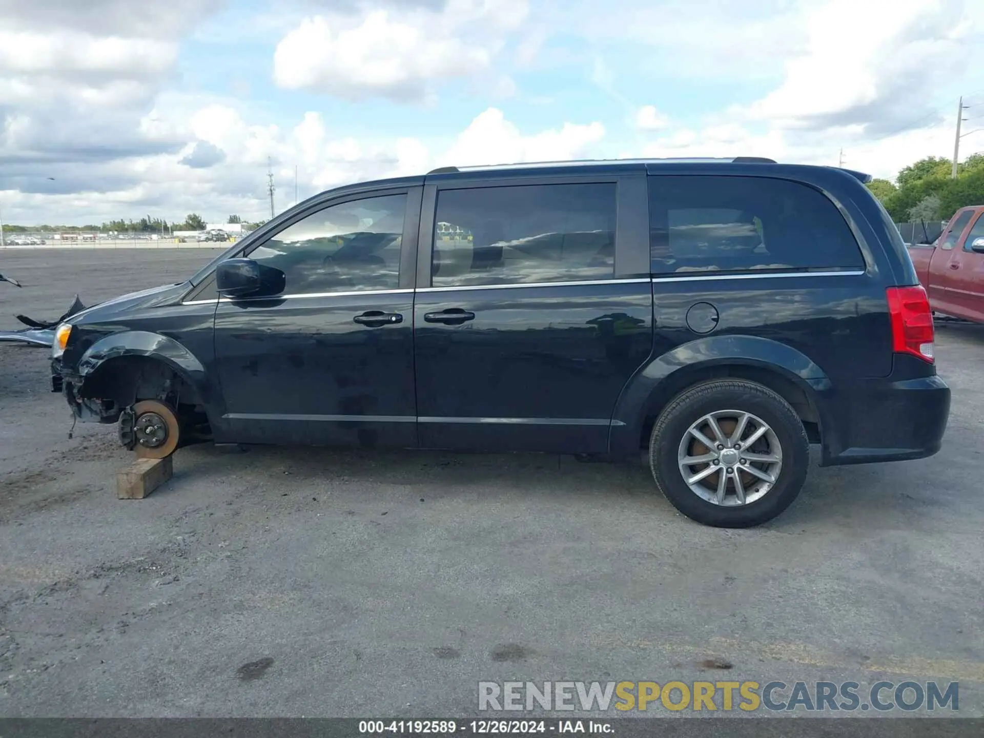 14 fotografías del automóvil dañado 2C4RDGCG3LR179934 DODGE GRAND CARAVAN 2020