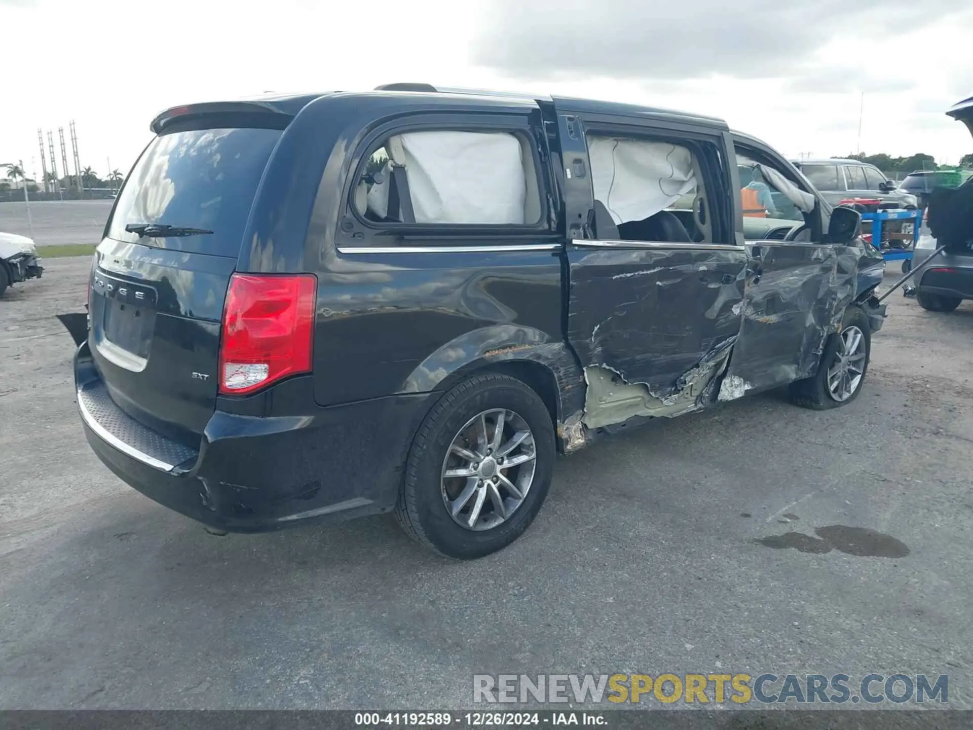4 fotografías del automóvil dañado 2C4RDGCG3LR179934 DODGE GRAND CARAVAN 2020