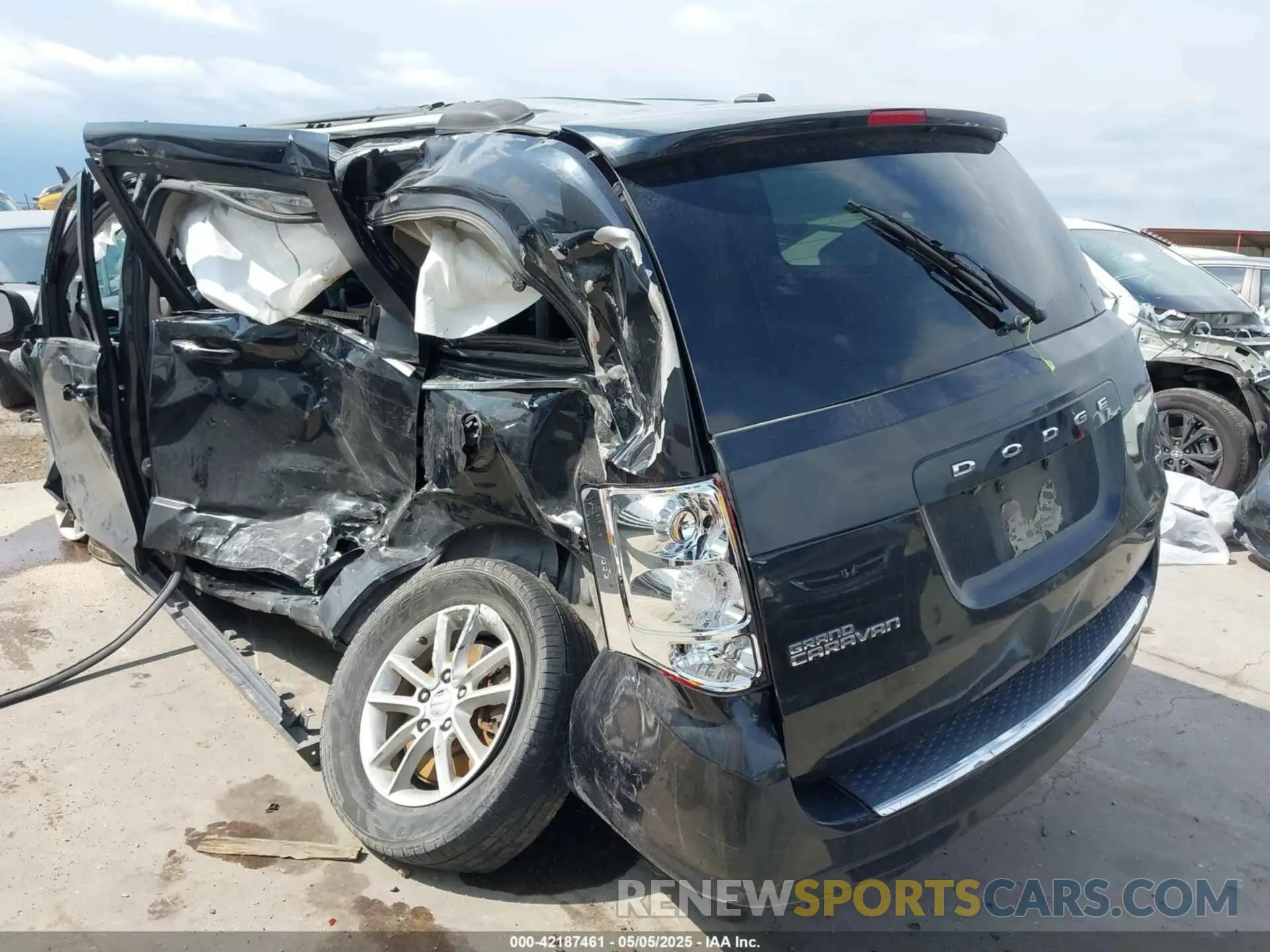 3 fotografías del automóvil dañado 2C4RDGCG6LR153523 DODGE GRAND CARAVAN 2020