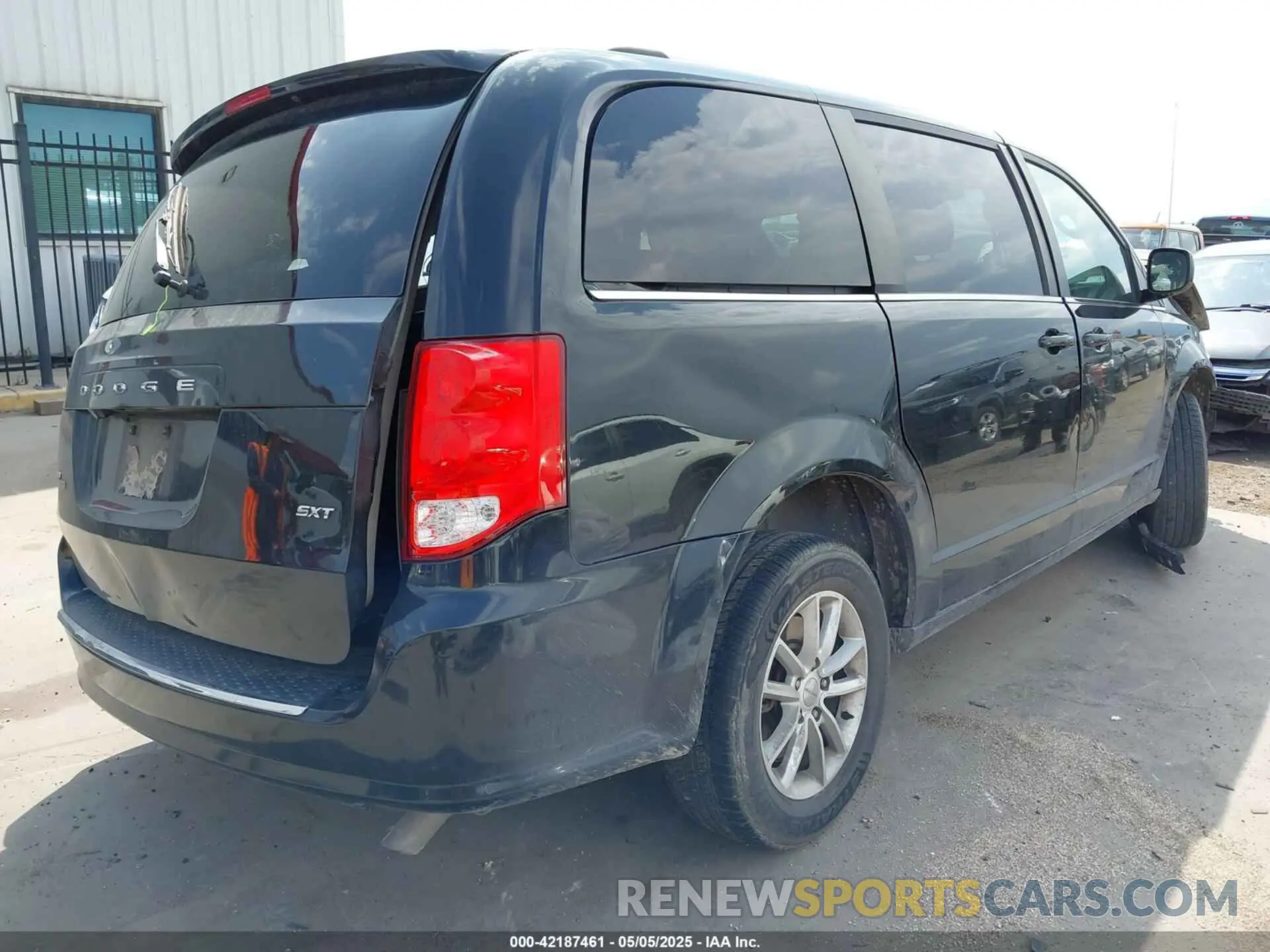 4 fotografías del automóvil dañado 2C4RDGCG6LR153523 DODGE GRAND CARAVAN 2020