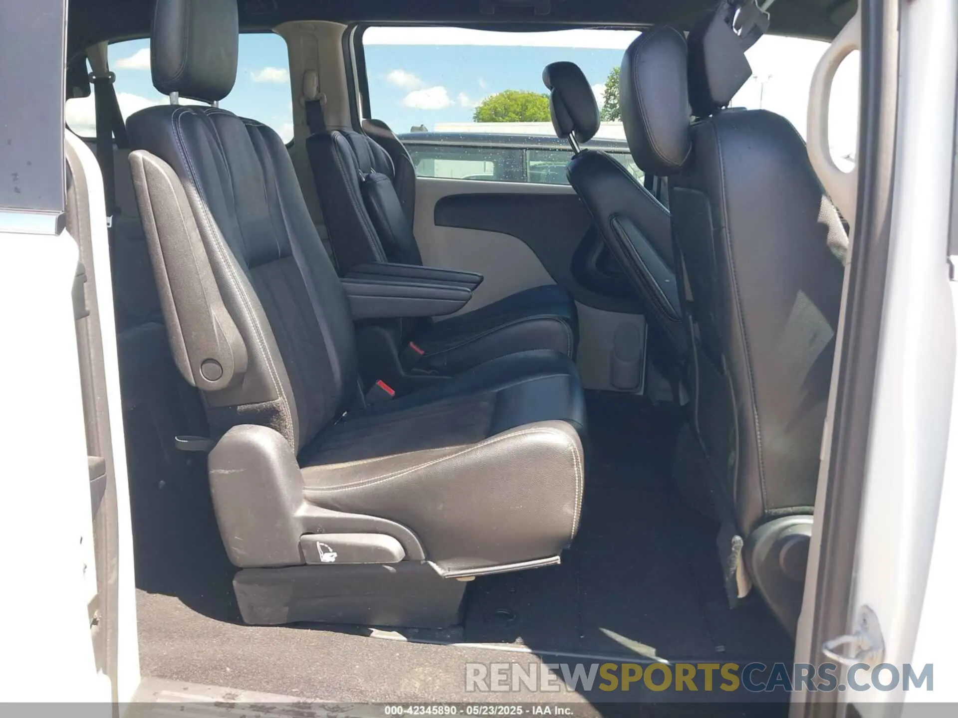 8 fotografías del automóvil dañado 2C4RDGCG7LR170203 DODGE GRAND CARAVAN 2020