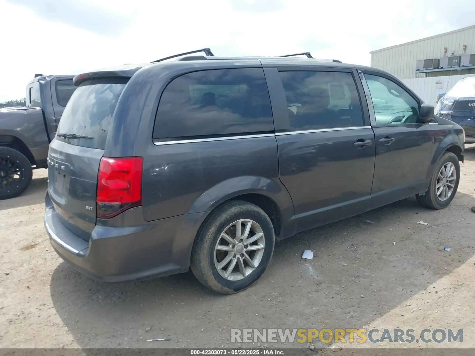 4 fotografías del automóvil dañado 2C4RDGCG9LR252742 DODGE GRAND CARAVAN 2020