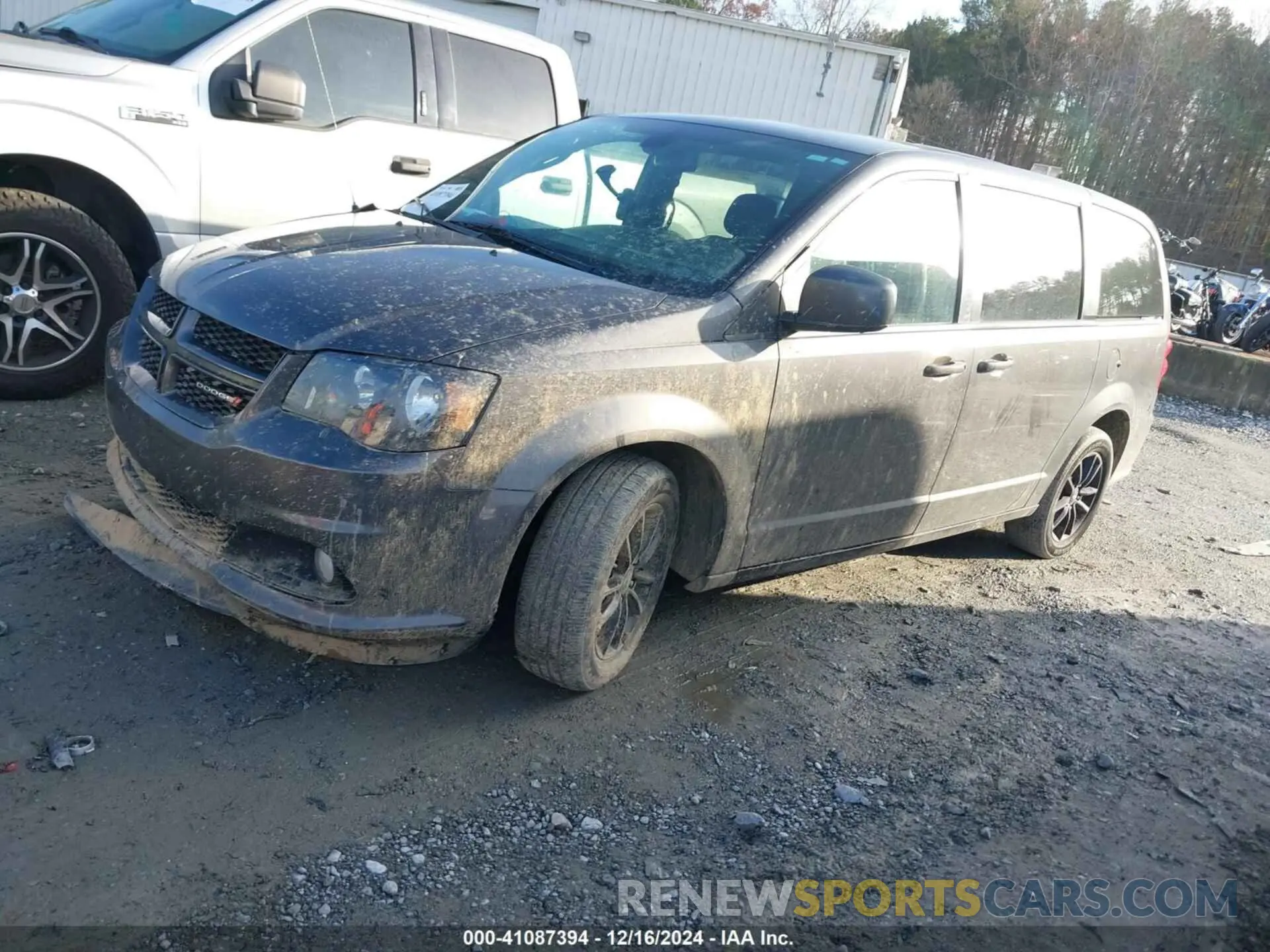 2 fotografías del automóvil dañado 2C4RDGEG5LR204555 DODGE GRAND CARAVAN 2020