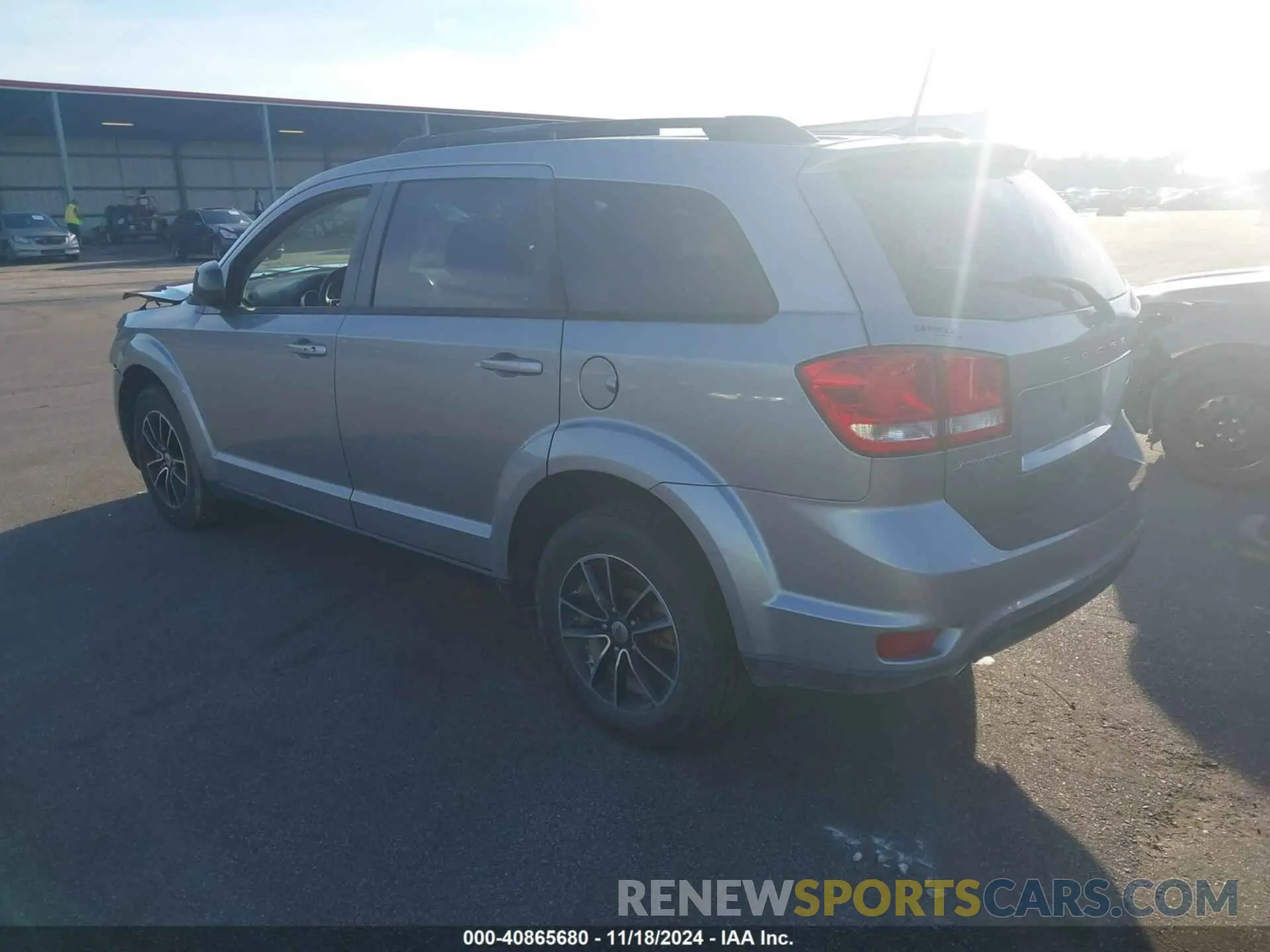 3 fotografías del automóvil dañado 3C4PDCBG6JT526376 DODGE JOURNEY 2018