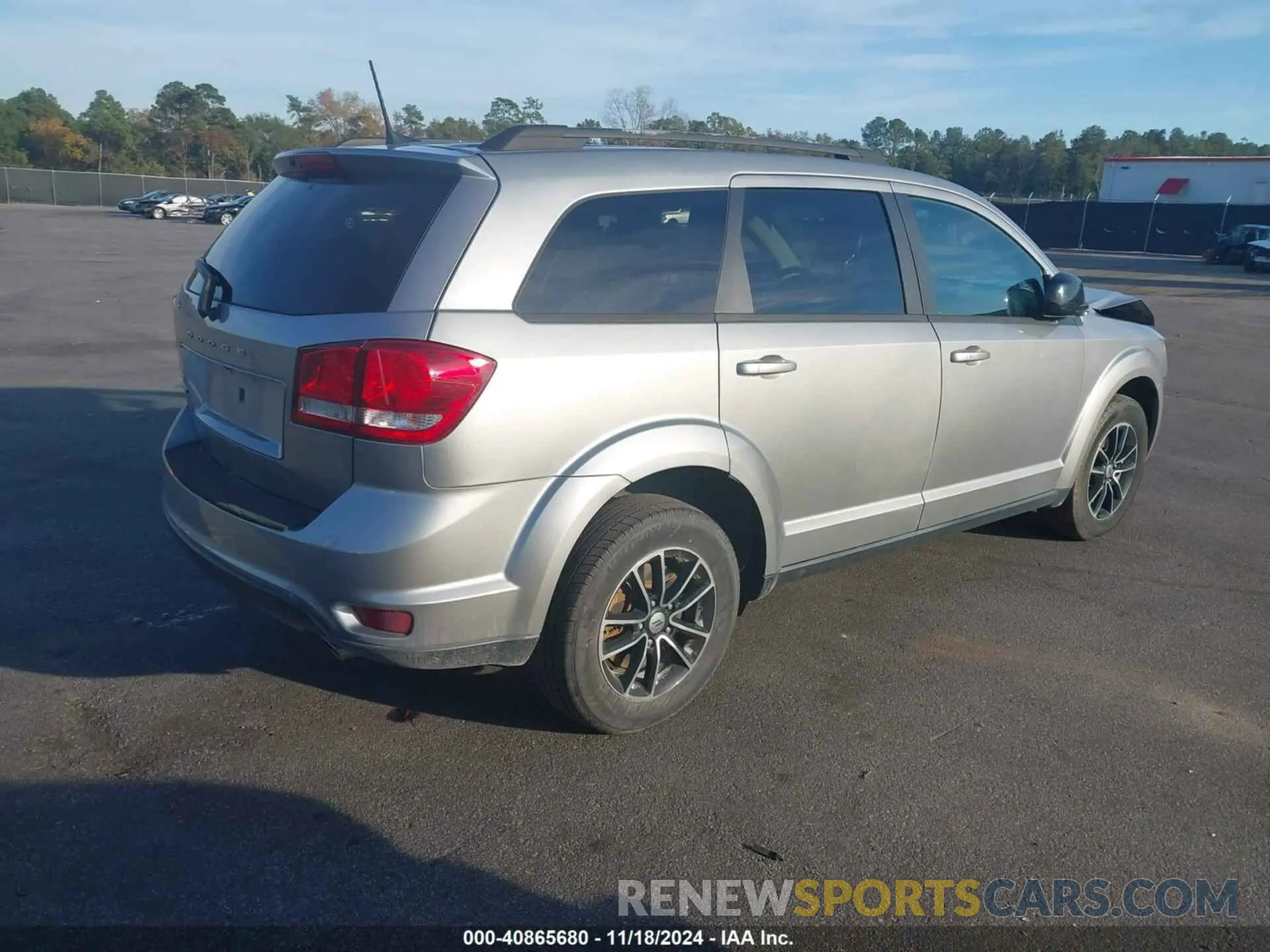 4 fotografías del automóvil dañado 3C4PDCBG6JT526376 DODGE JOURNEY 2018