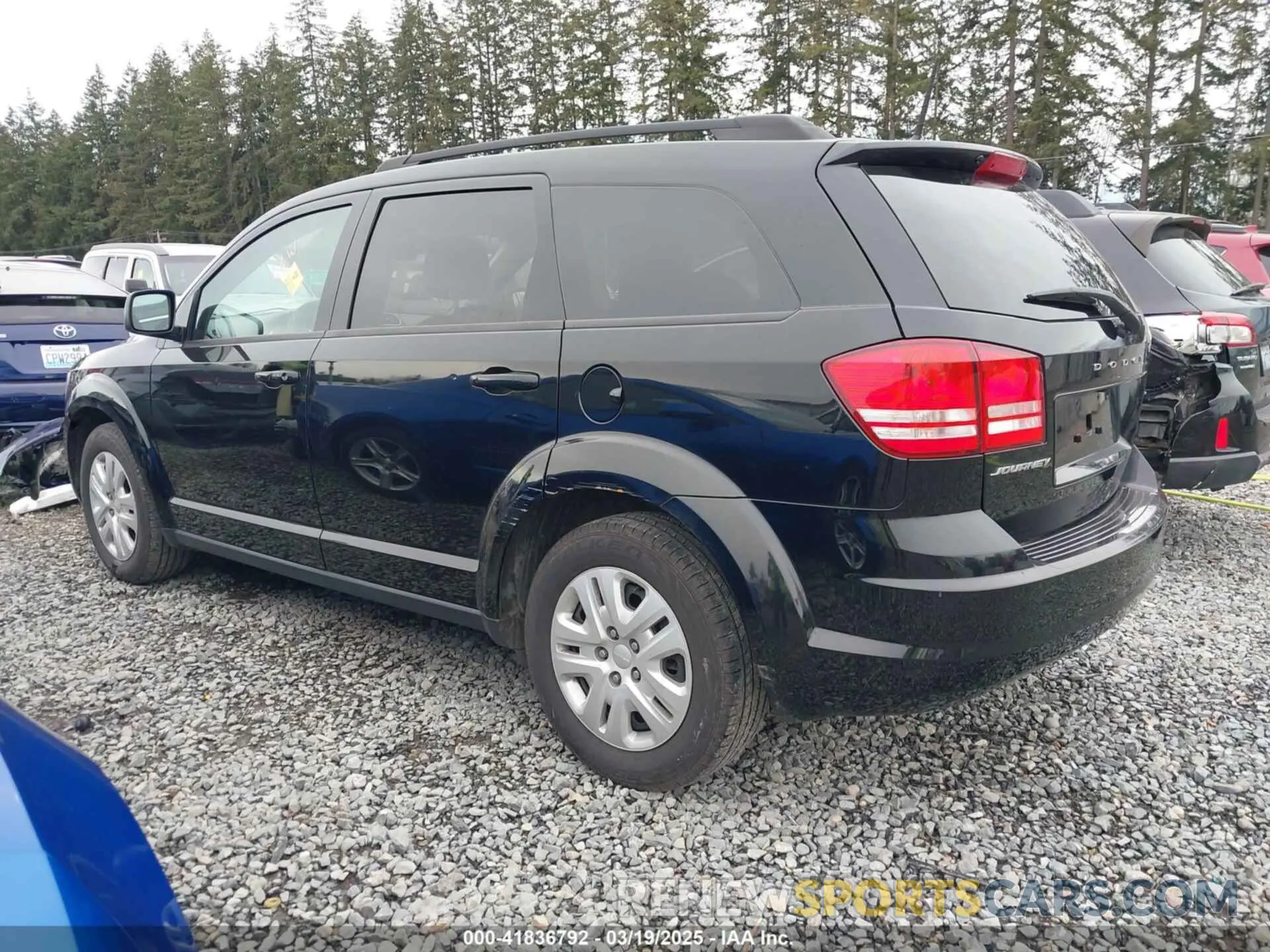 3 fotografías del automóvil dañado 3C4PDCAB3KT738093 DODGE JOURNEY 2019