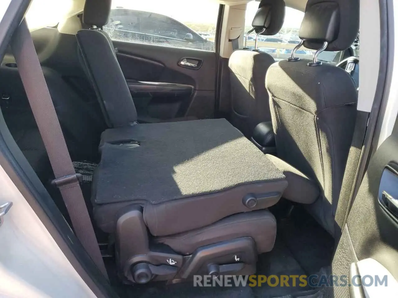10 fotografías del automóvil dañado 3C4PDCAB7KT738145 DODGE JOURNEY 2019