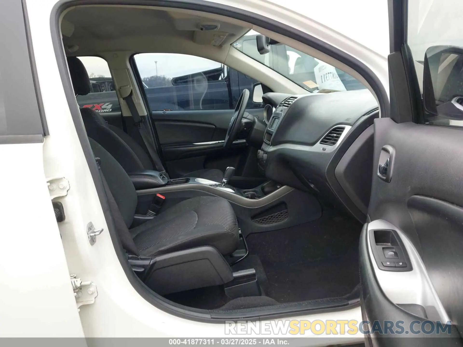 5 fotografías del automóvil dañado 3C4PDCBB1KT845643 DODGE JOURNEY 2019