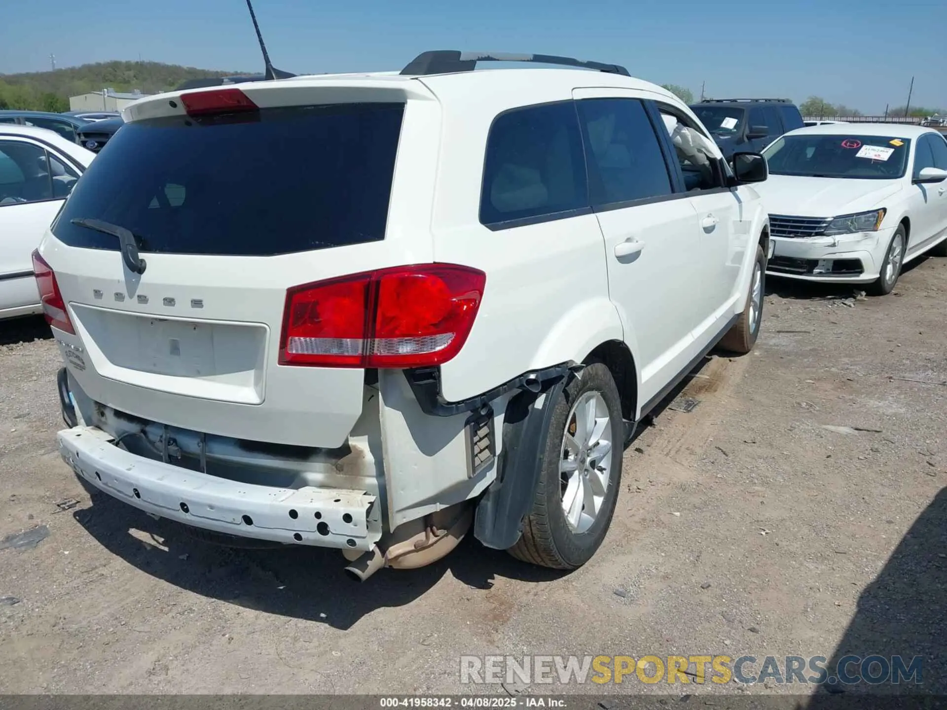 4 fotografías del automóvil dañado 3C4PDCBB4KT866941 DODGE JOURNEY 2019