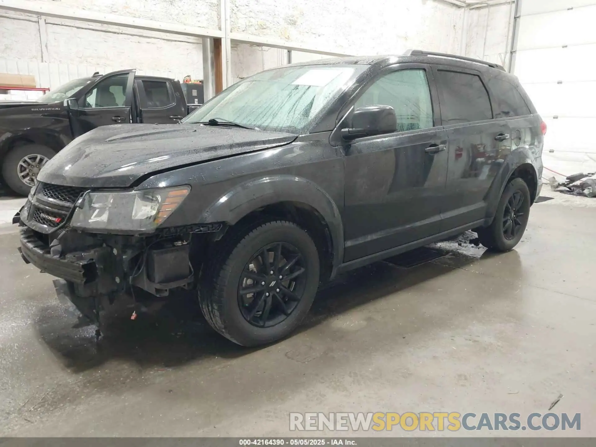 2 fotografías del automóvil dañado 3C4PDCBB8KT873682 DODGE JOURNEY 2019
