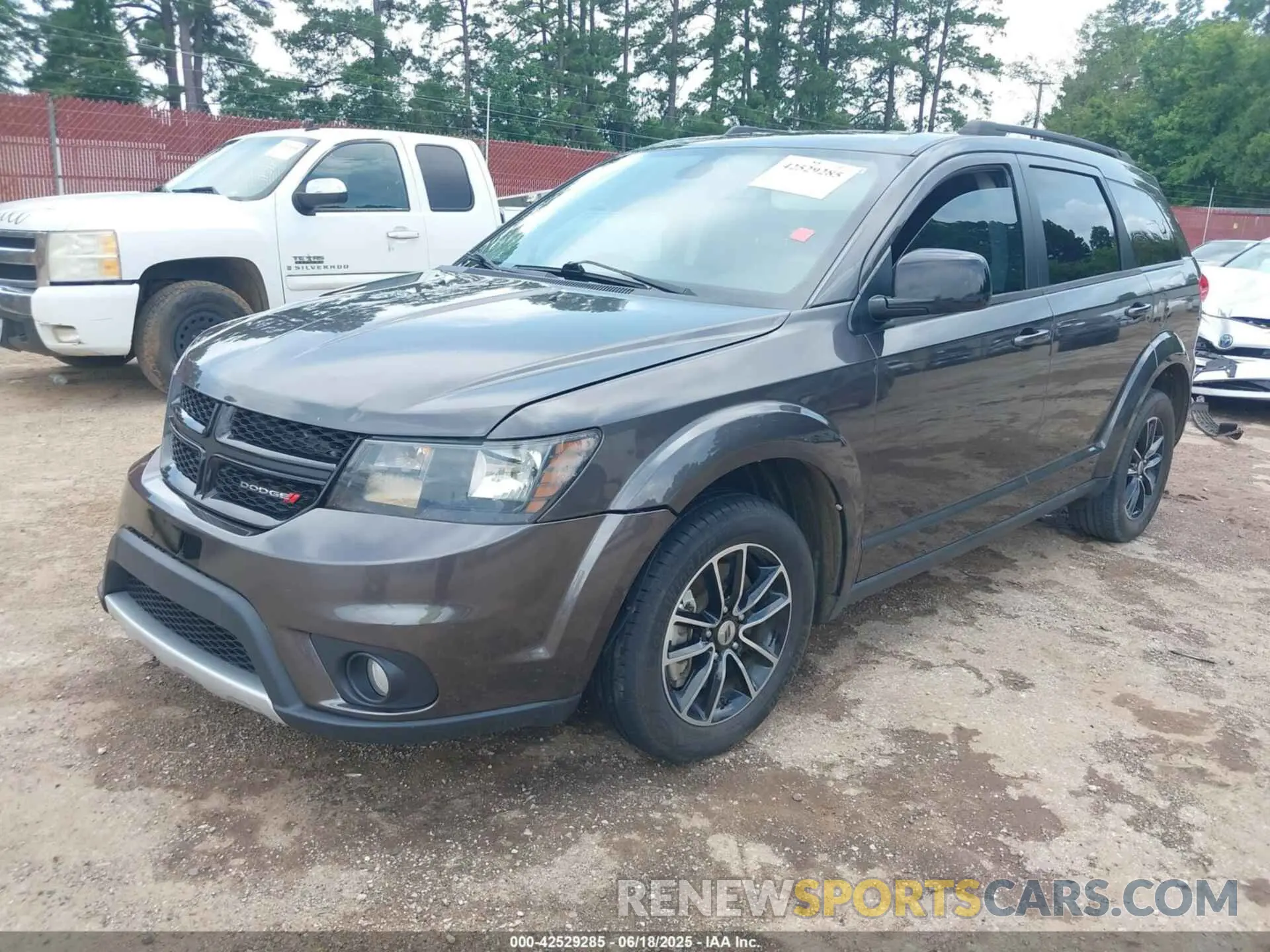 2 fotografías del automóvil dañado 3C4PDCBBXKT737893 DODGE JOURNEY 2019