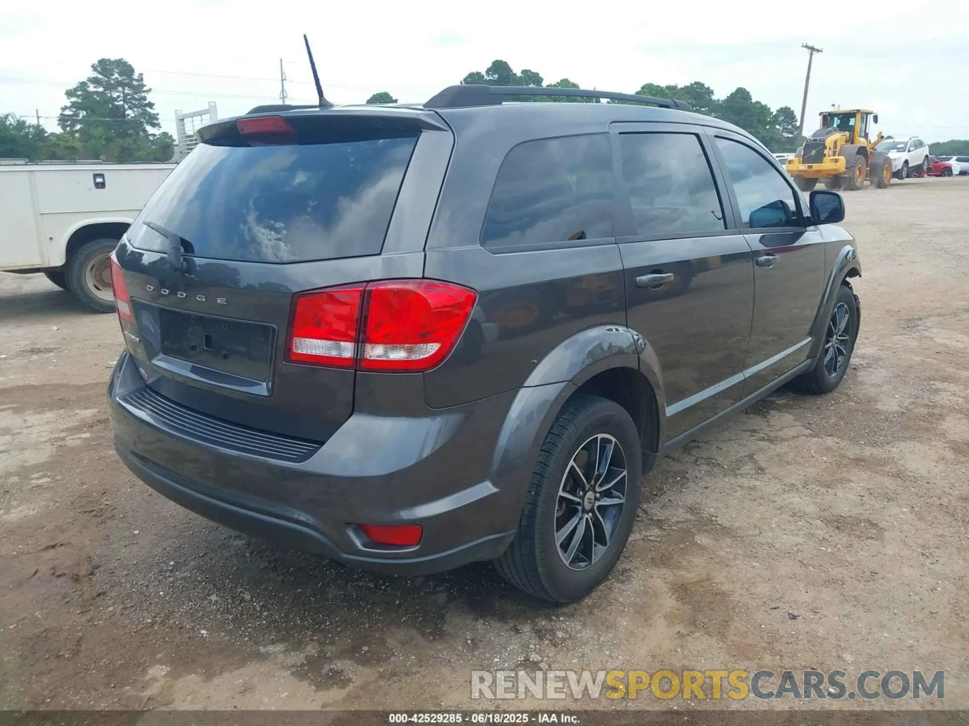 4 fotografías del automóvil dañado 3C4PDCBBXKT737893 DODGE JOURNEY 2019