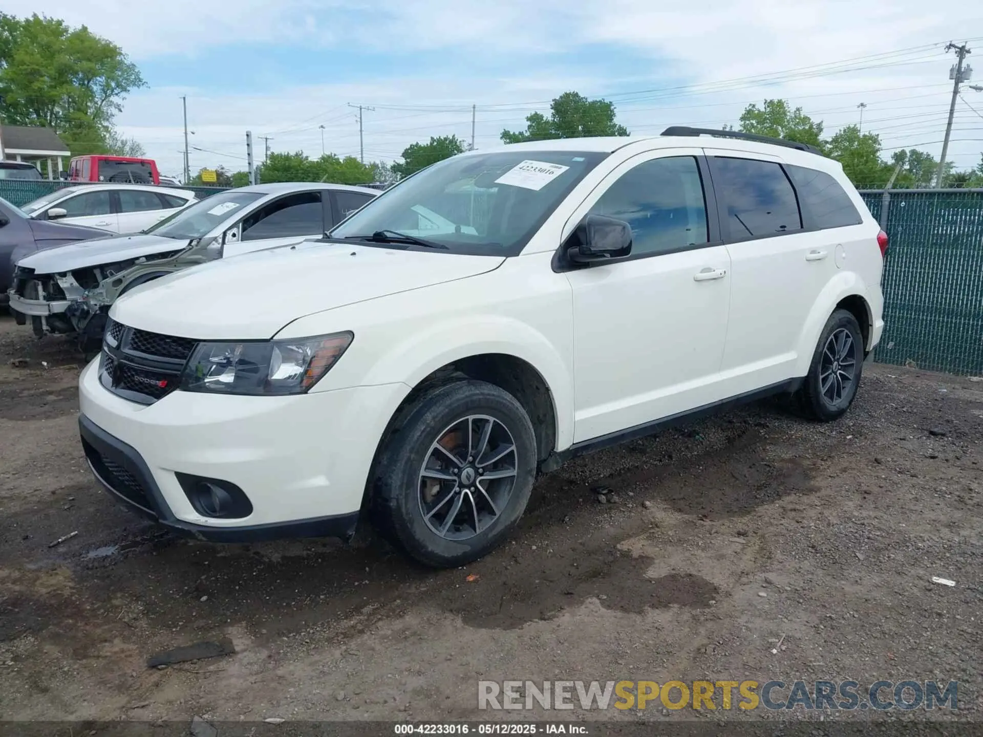2 fotografías del automóvil dañado 3C4PDCBBXKT738042 DODGE JOURNEY 2019