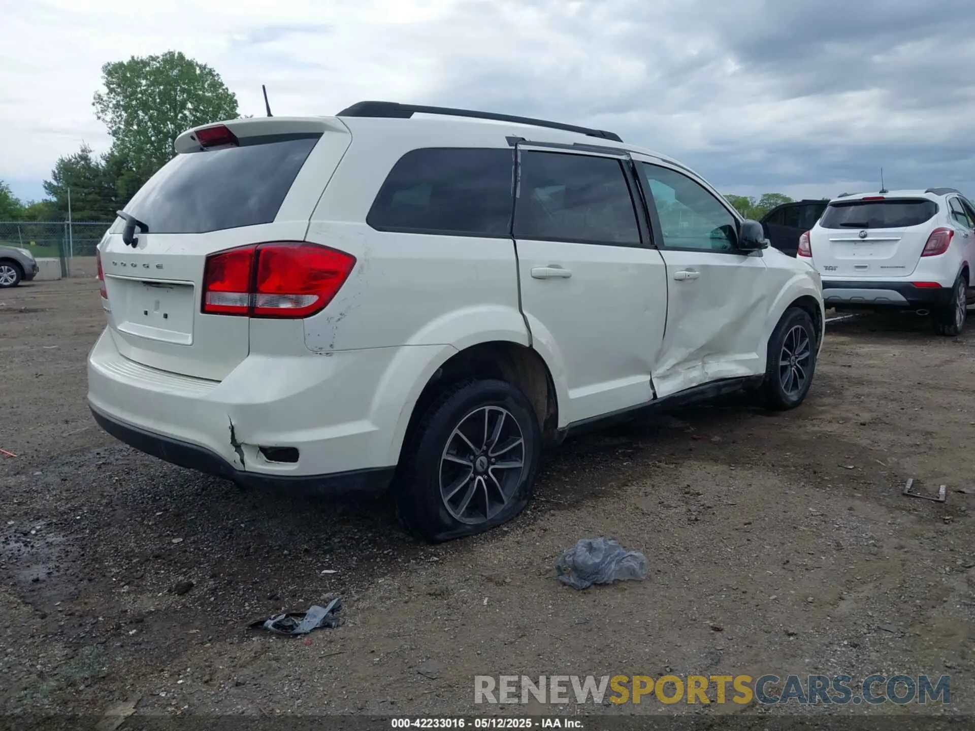 4 fotografías del automóvil dañado 3C4PDCBBXKT738042 DODGE JOURNEY 2019