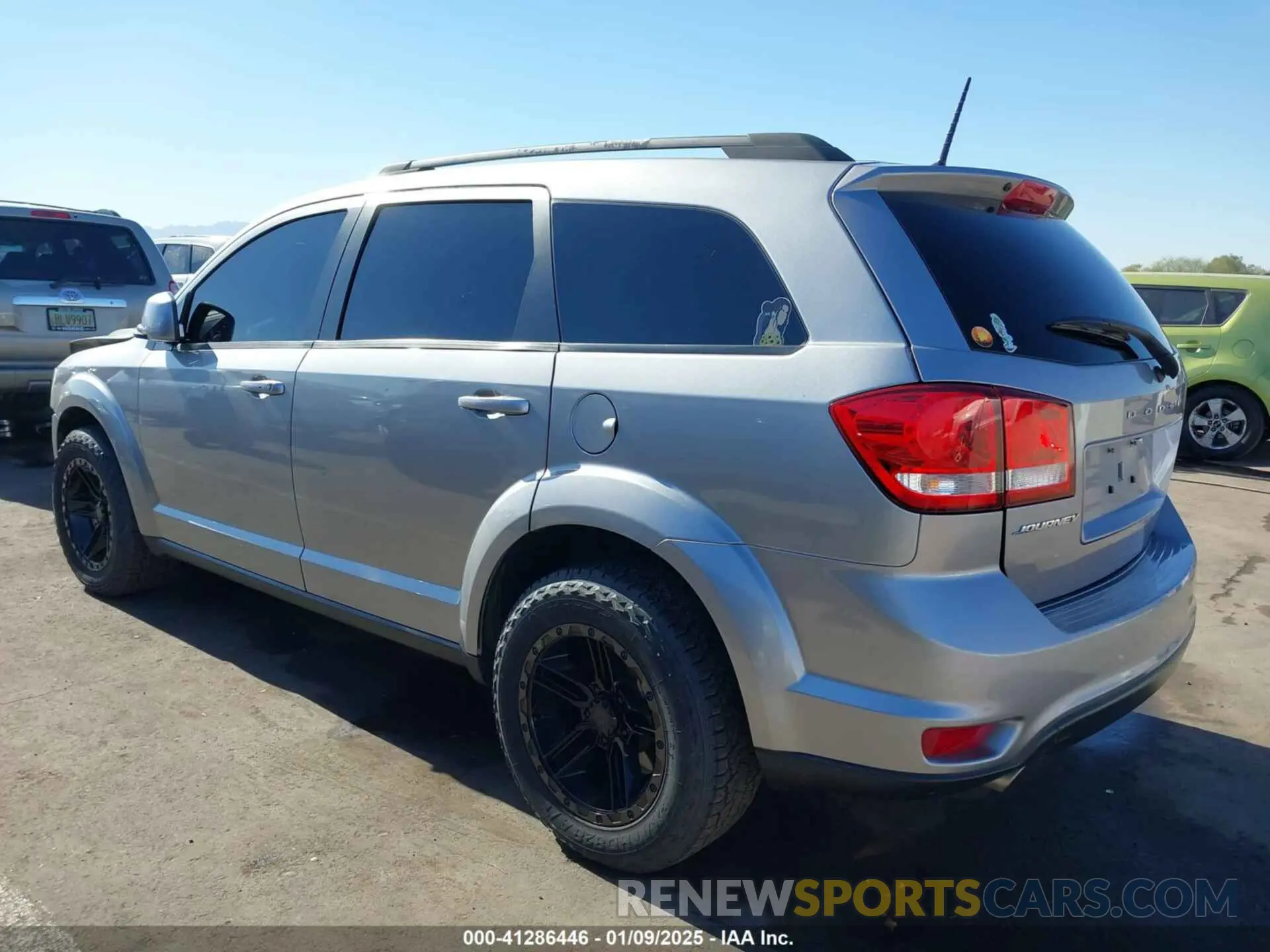 3 fotografías del automóvil dañado 3C4PDCBG0KT701223 DODGE JOURNEY 2019