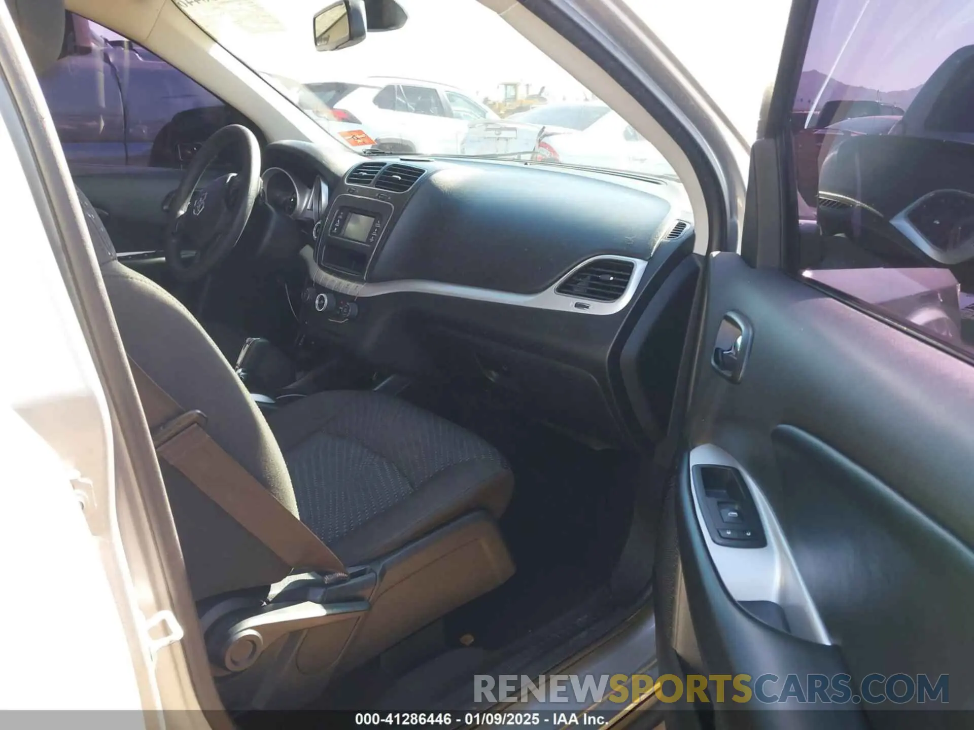 5 fotografías del automóvil dañado 3C4PDCBG0KT701223 DODGE JOURNEY 2019
