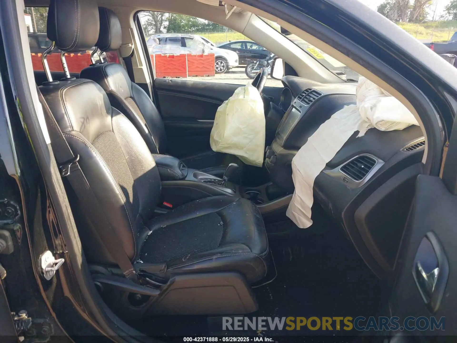 5 fotografías del automóvil dañado 3C4PDCGG1KT783147 DODGE JOURNEY 2019