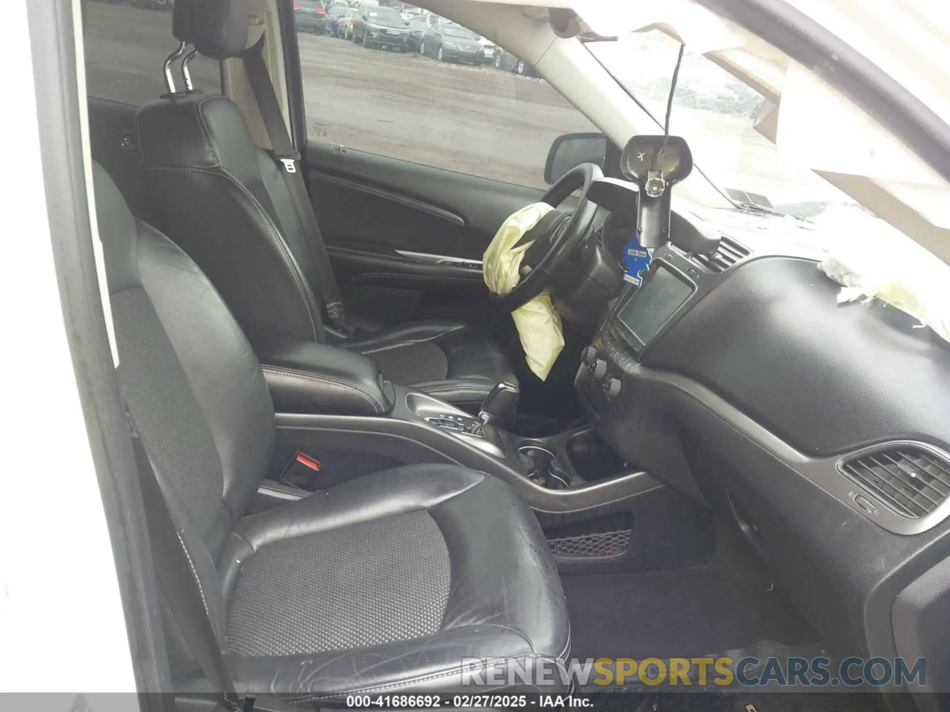 5 fotografías del automóvil dañado 3C4PDCGG7KT860748 DODGE JOURNEY 2019