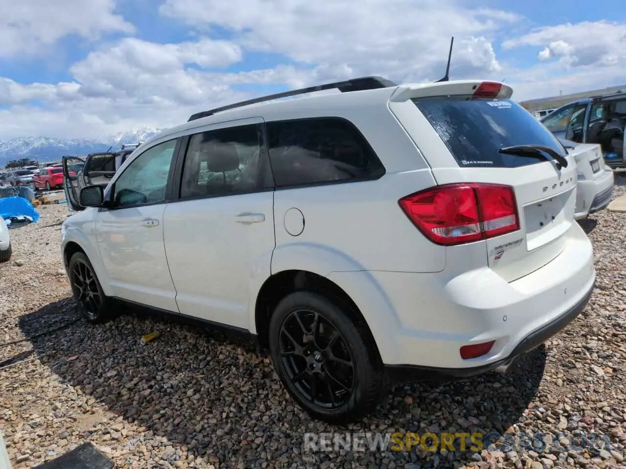 2 fotografías del automóvil dañado 3C4PDDEGXKT875575 DODGE JOURNEY 2019