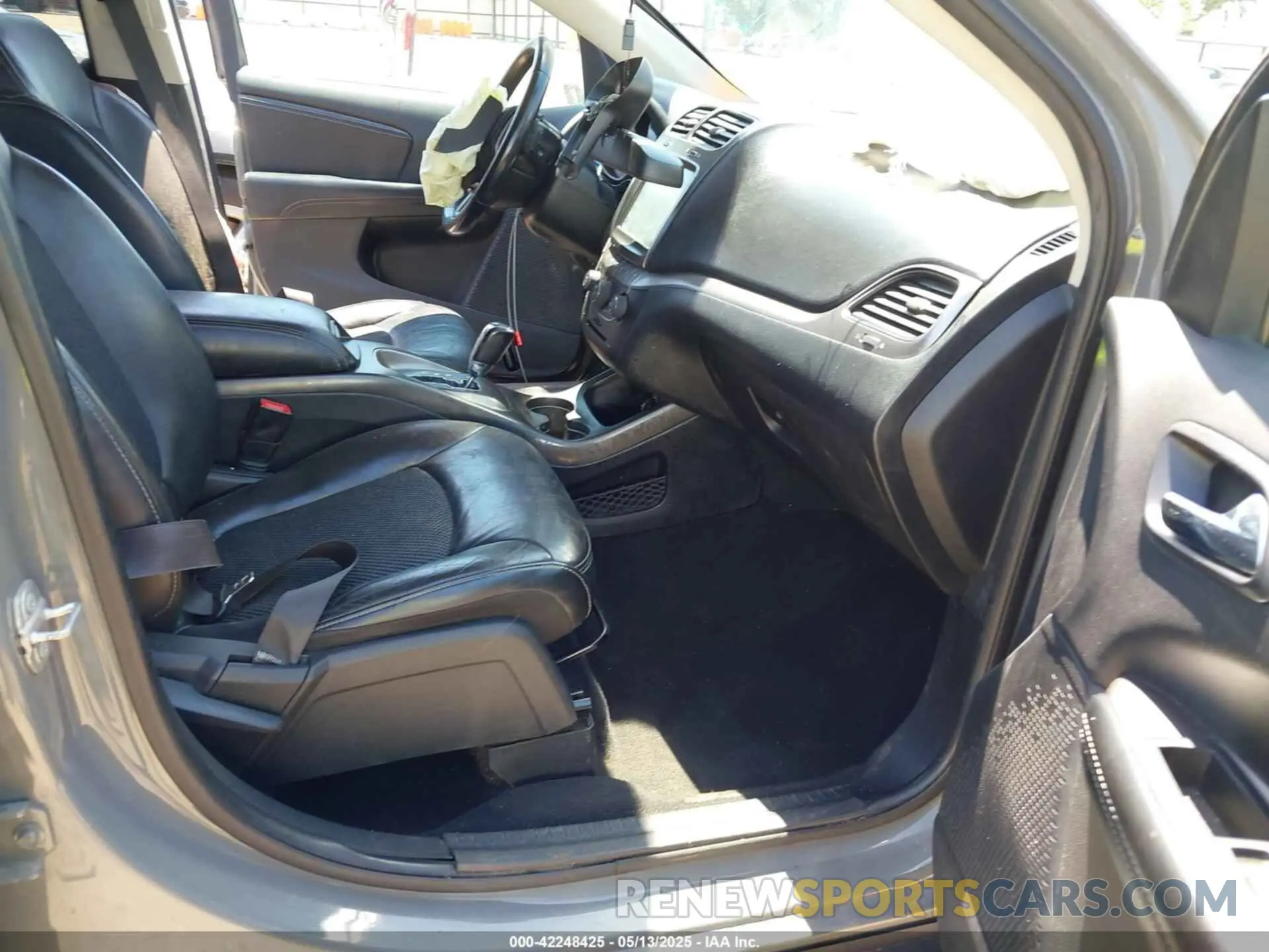 5 fotografías del automóvil dañado 3C4PDDGG0KT764935 DODGE JOURNEY 2019